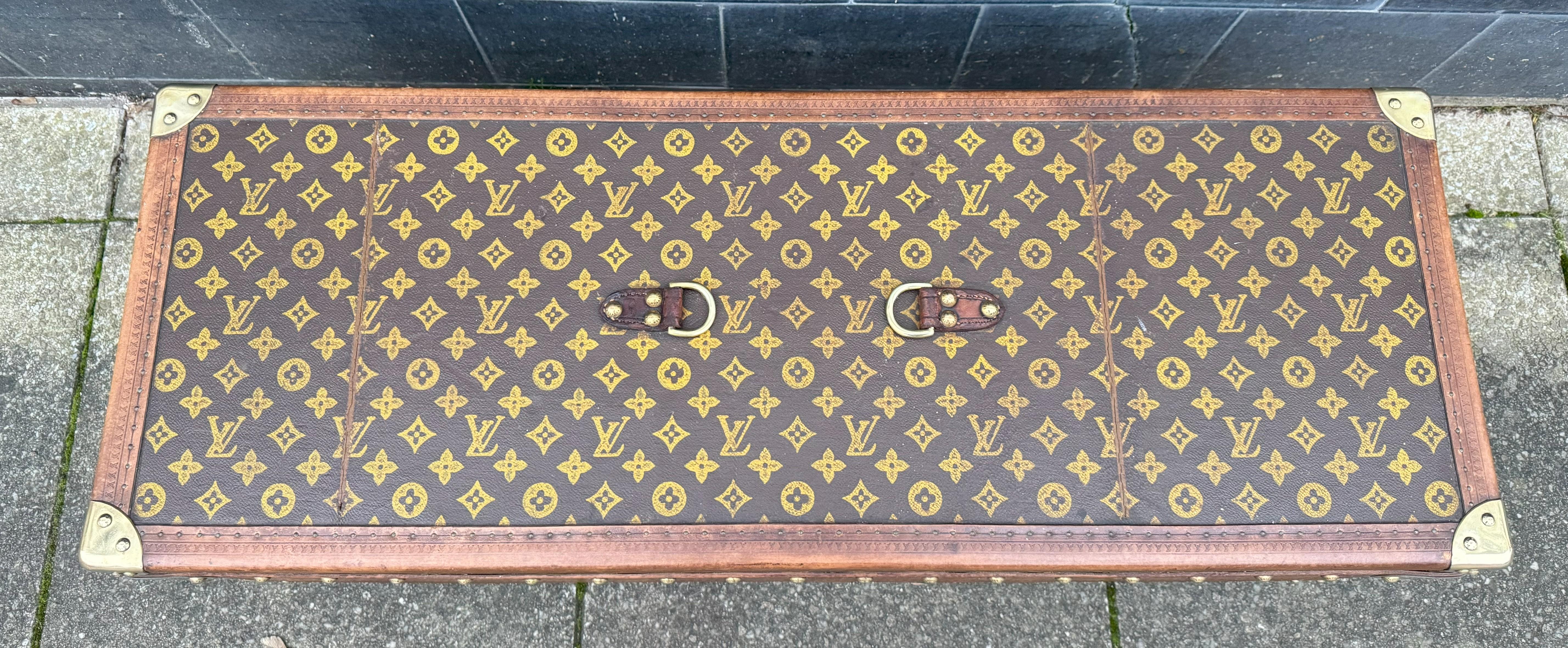 1910 Louis Vuitton Britannica encyclopaedia Trunk For Sale 1