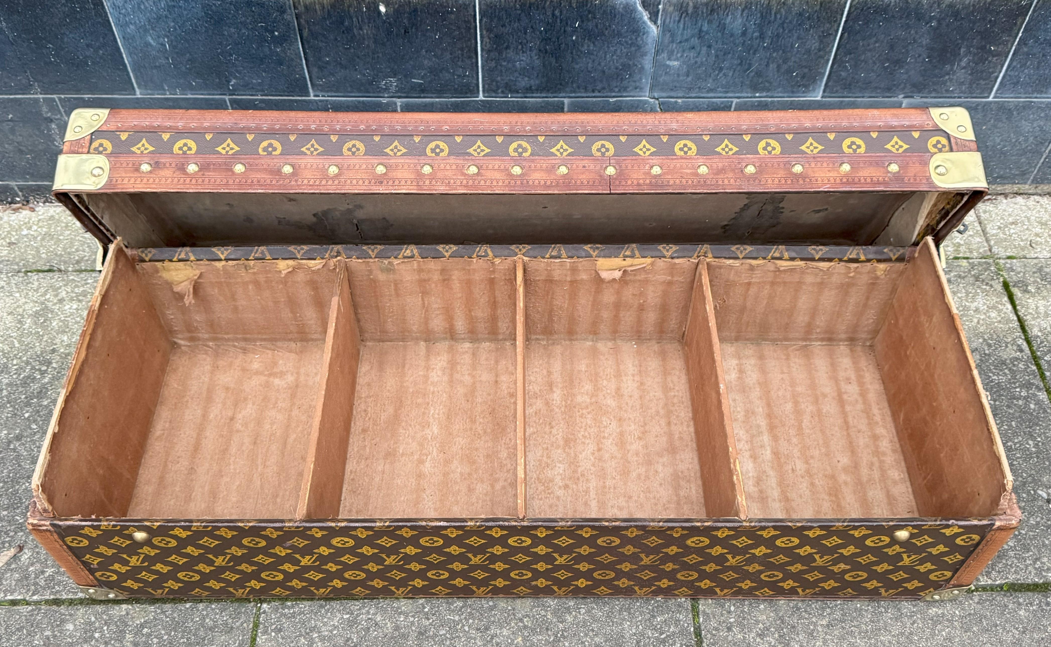 1910 Louis Vuitton Britannica encyclopaedia Trunk For Sale 3