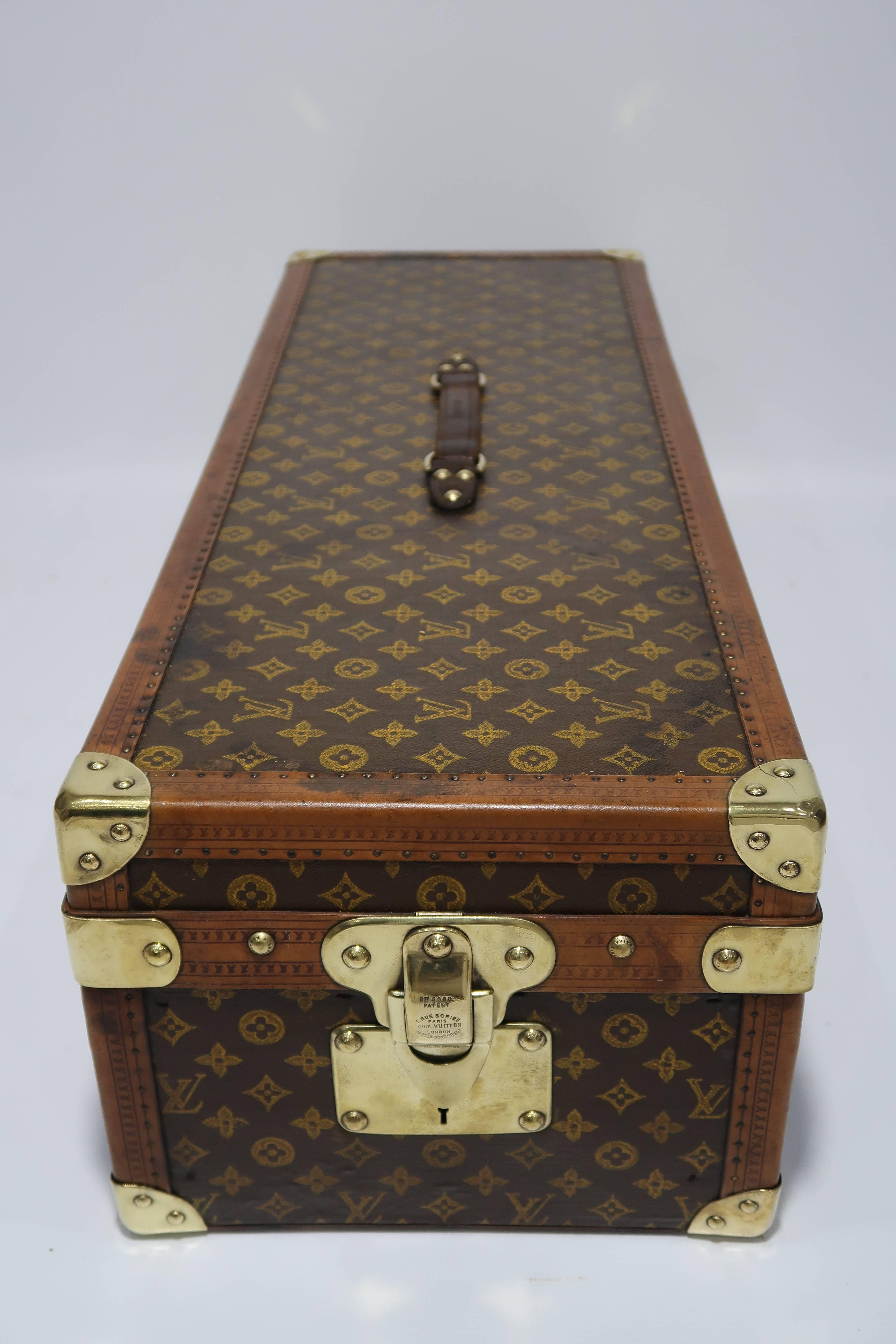Early 20th Century 1910 Louis Vuitton Britannica Library Trunk with Complete Britannica Set For Sale
