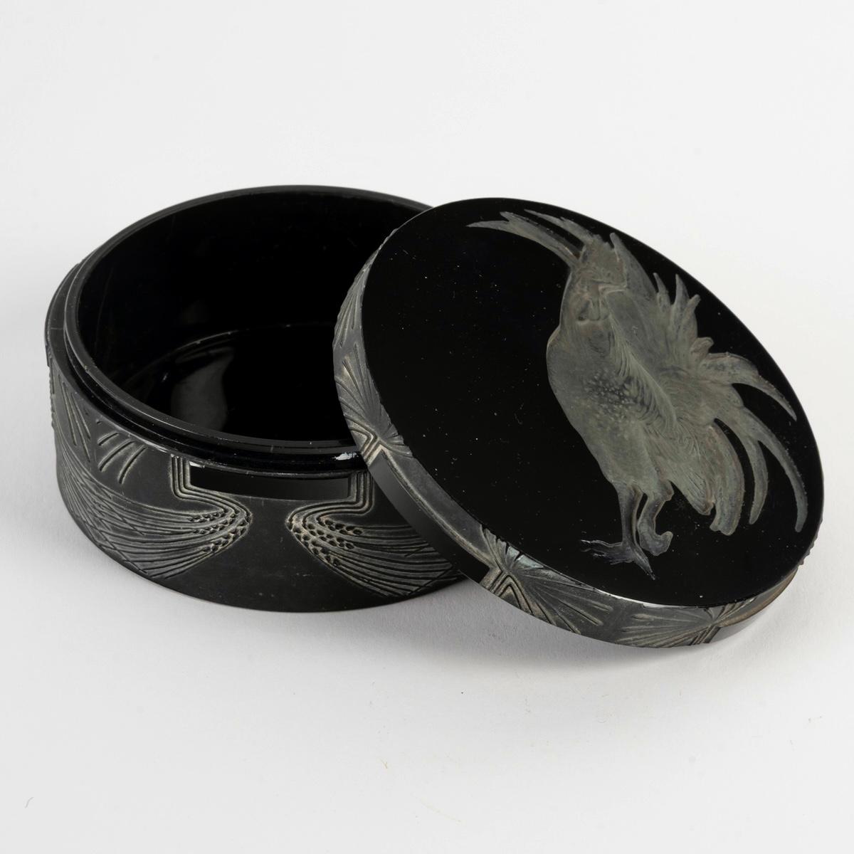 1910 René Lalique - Caja Coq Gallo Vidrio negro con pátina blanca Art Decó en venta