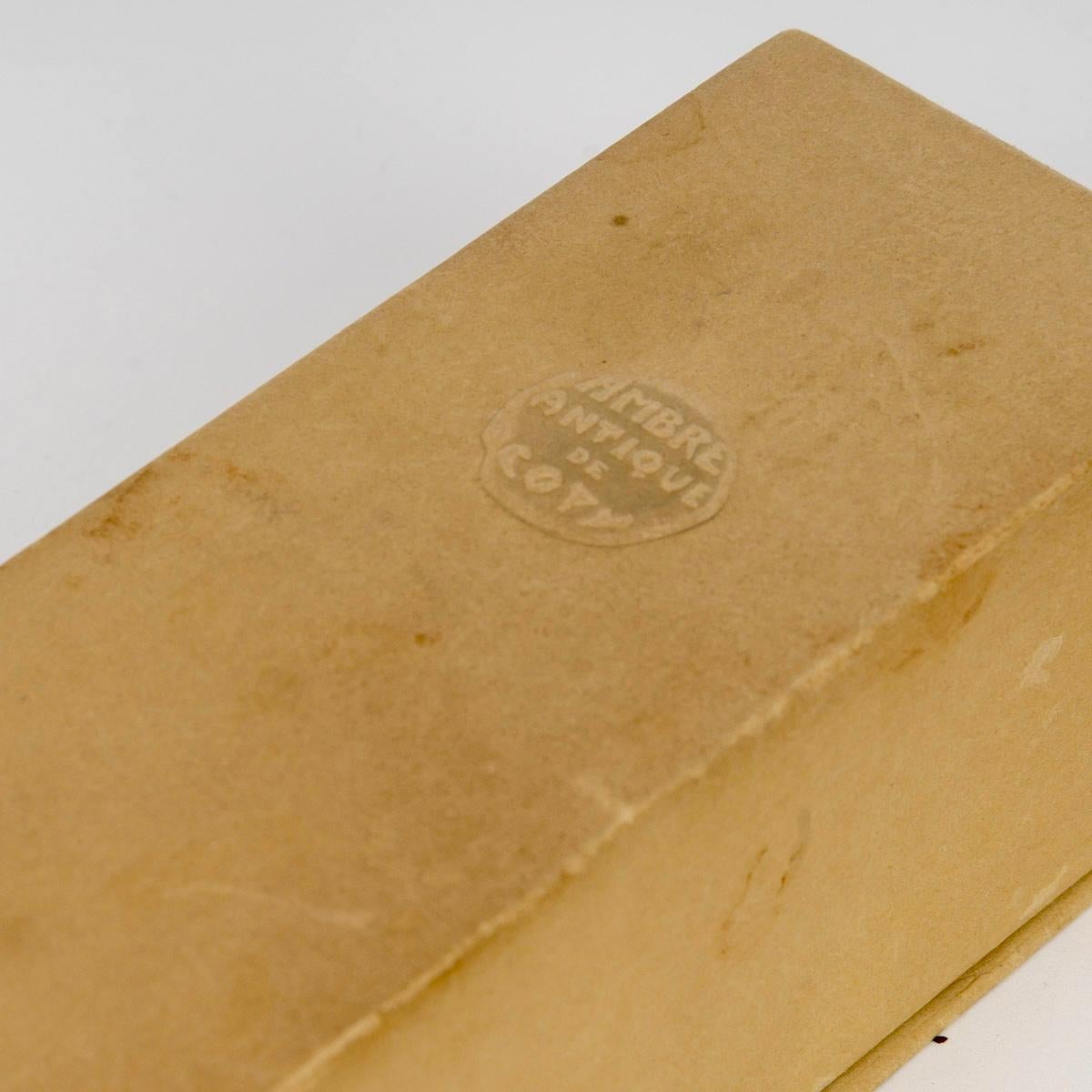 Moulé 1910 Flacon de parfum René Lalique Ambre Verre Coty Antique Patine Sépia avec boîte en vente