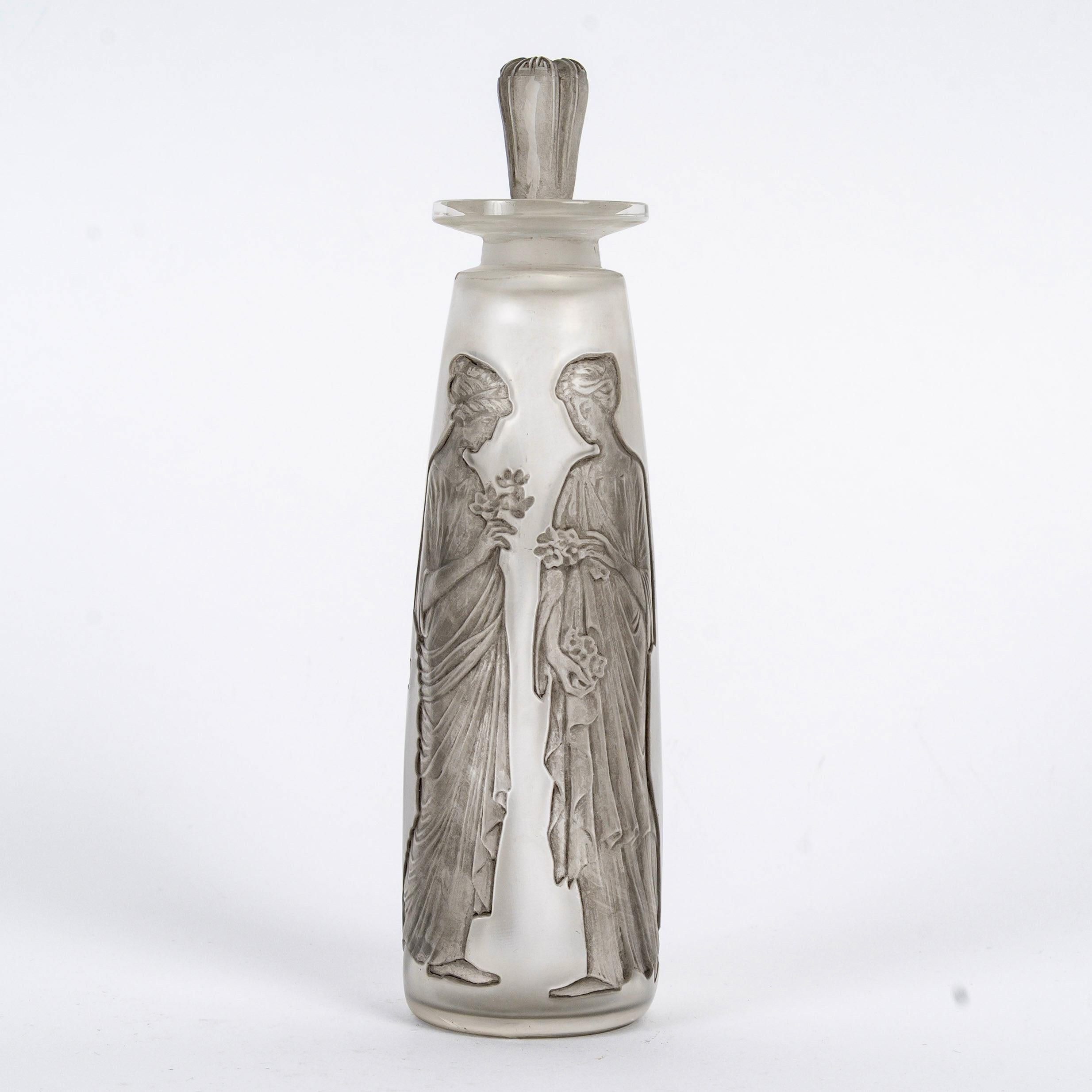 Art Déco 1910 René Lalique, Bottiglia di profumo Ambre in vetro antico con patina grigia per Coty in vendita
