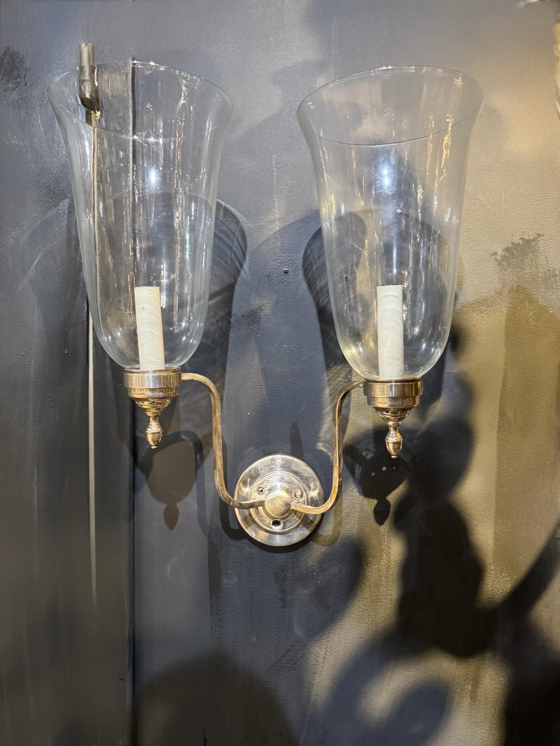 CIRCA 1910 Hurricane-Glaskolben mit silberfarbenem Bronzegehäuse, zwei Lichter 