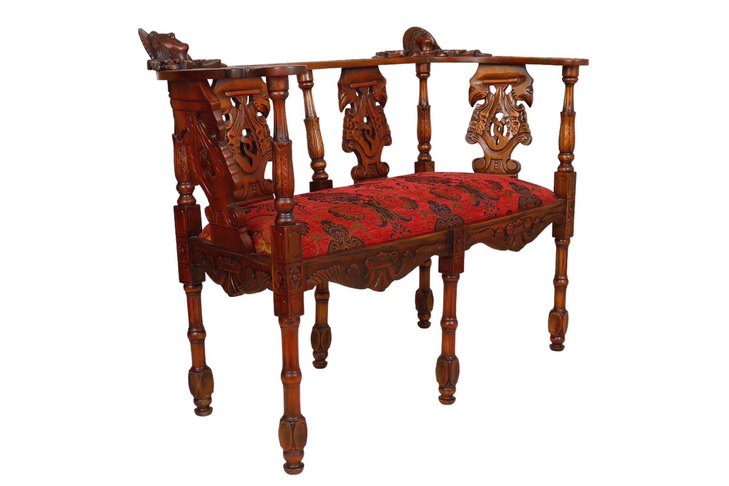 Victorien Canapé de salon en noyer 1910 en vente