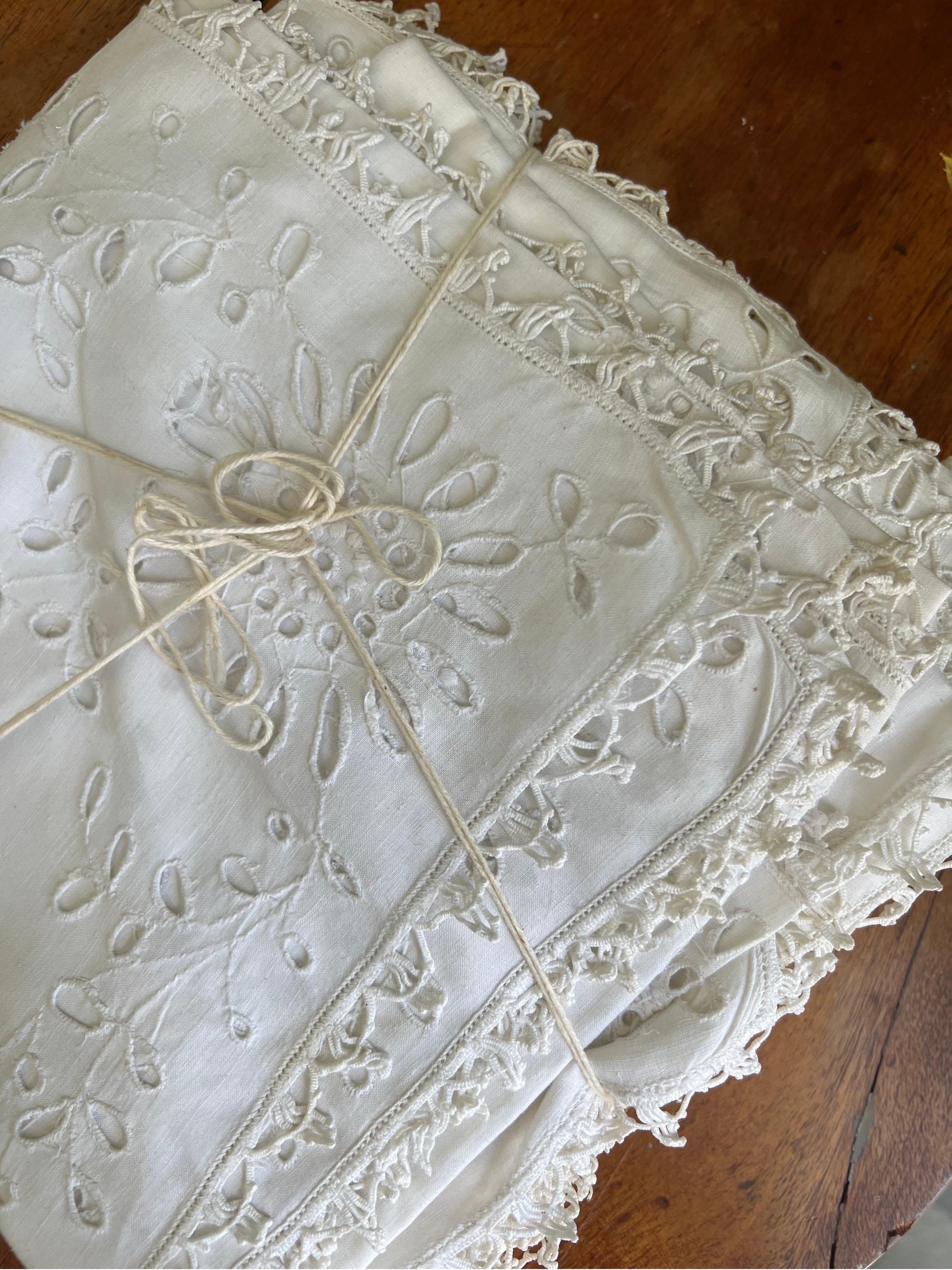 20th Century 1910 White Linen Pulled Openwork, Set of 7
