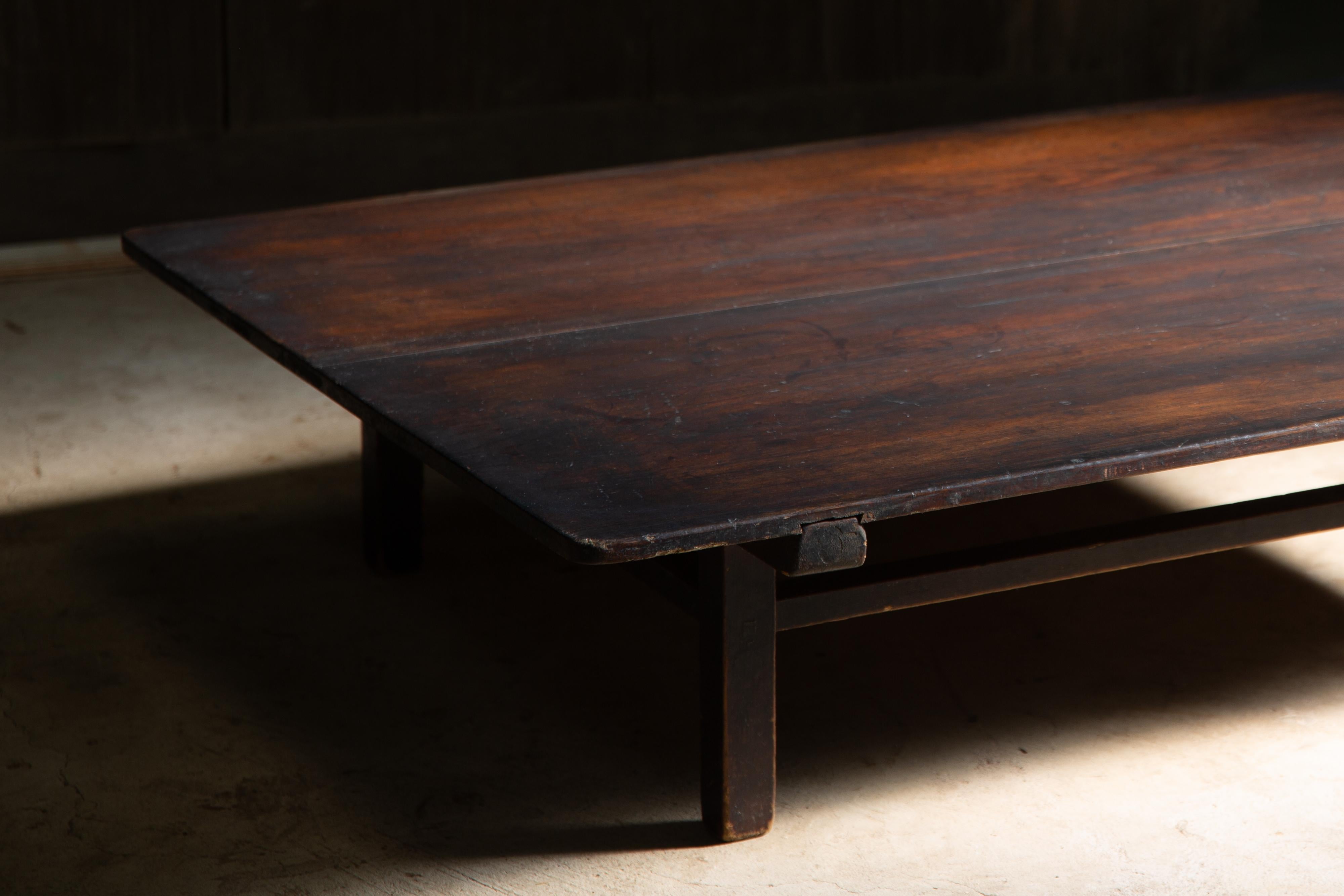 Japanischer antiker Zataku-Tisch aus den 30er-Jahren, Wabi-Sabi-Couchtisch. primitiv im Angebot 8