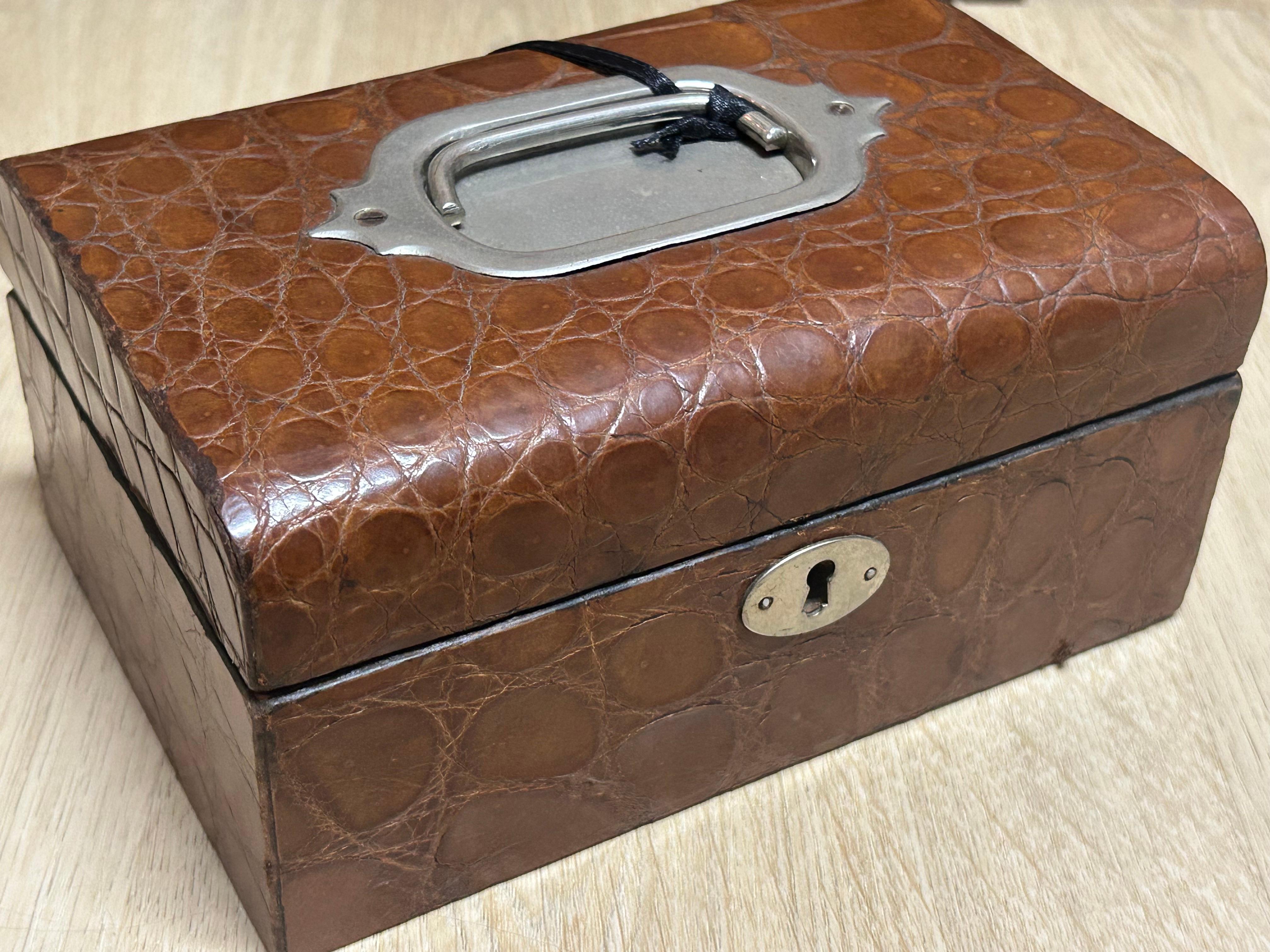 1910's Alligator Jewellery Box In Fair Condition For Sale In Hong Kong, HK
