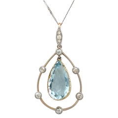 1910s Antique 4.55 Carat Aquamarine and Diamond Yellow Gold Pendant