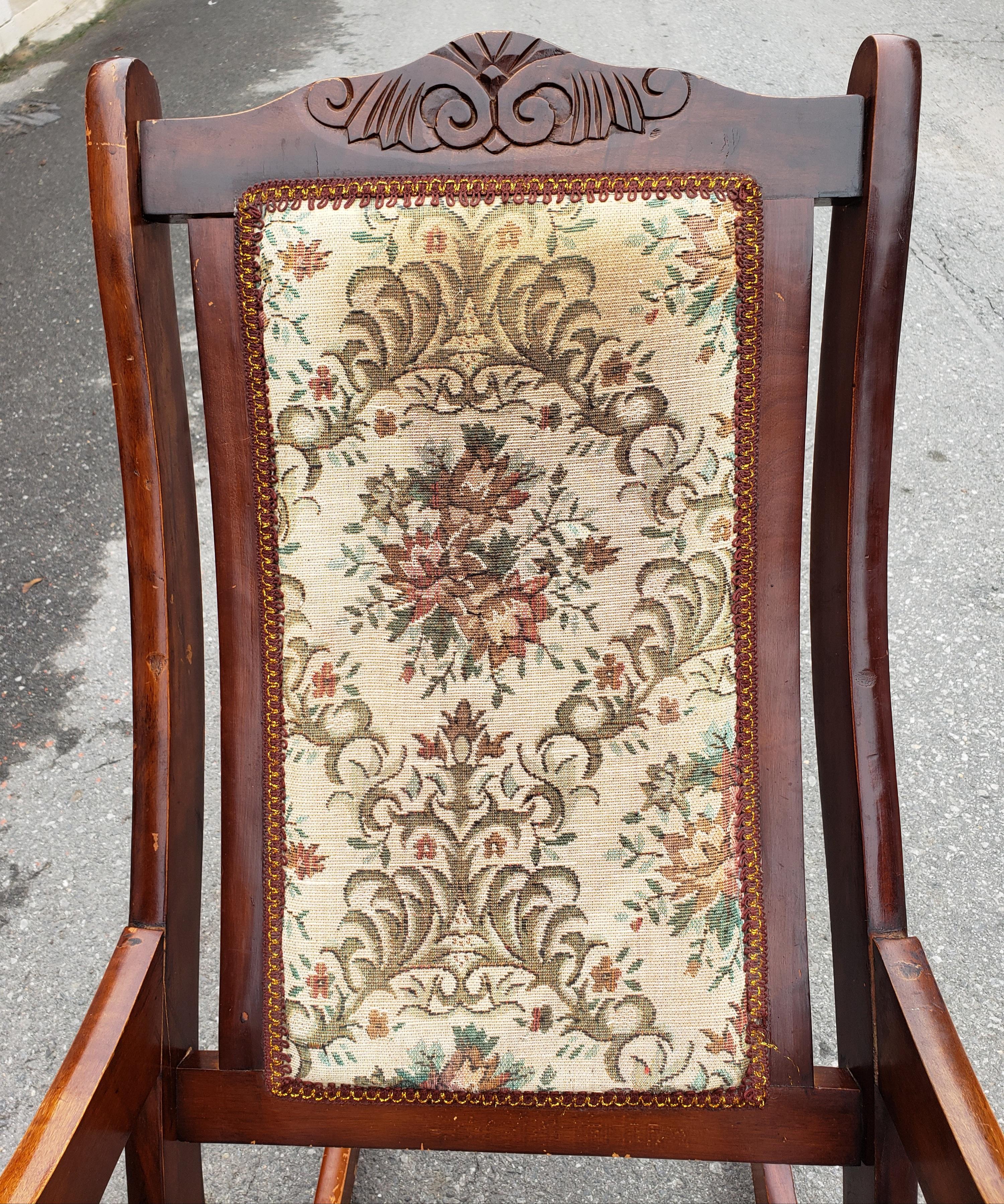 Needlework 1910s Antique Biedermeier Rocking Chair in Mahogany and Needle Point Upholstery