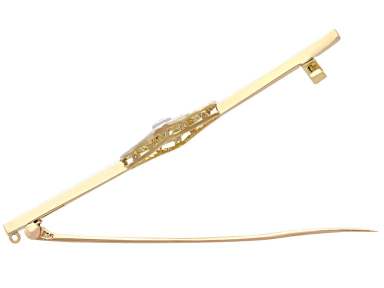 1910s, Antique Diamond and 18K Yellow Gold Bar Brooch For Sale 1