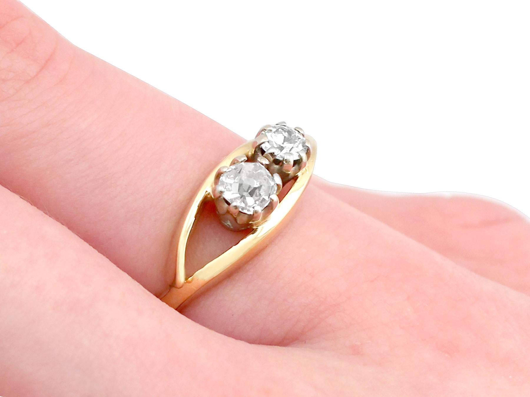 1910er Jahre Cocktailring aus Gelbgold mit zwei Steinen und Diamanten im Angebot 3
