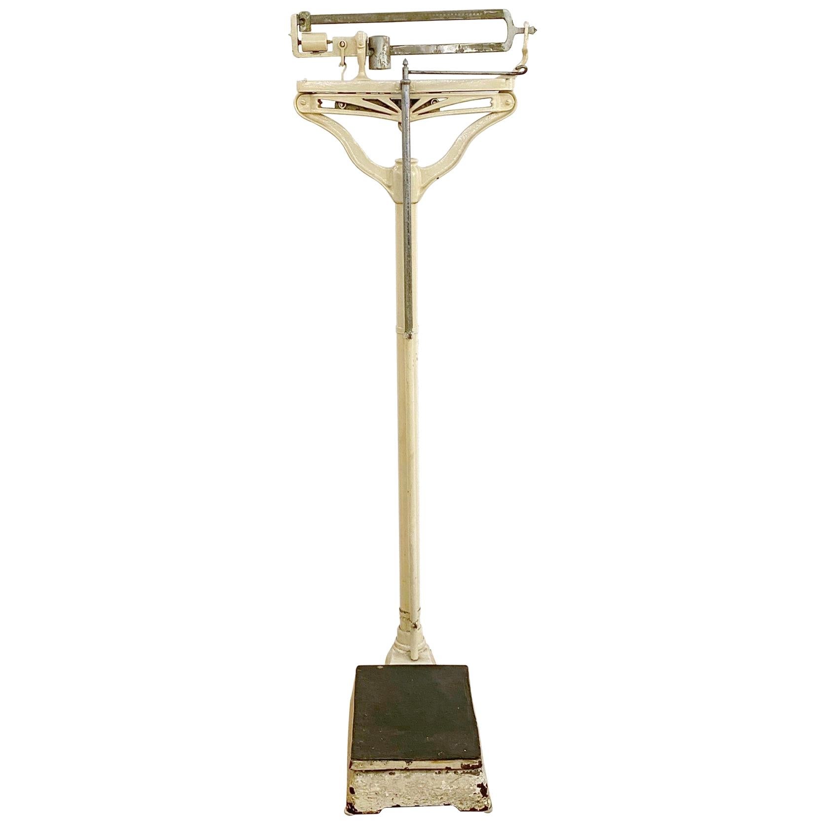 1910s Doctors' Medical Scale Mechanical Stand Up with Weights For Sale at  1stDibs