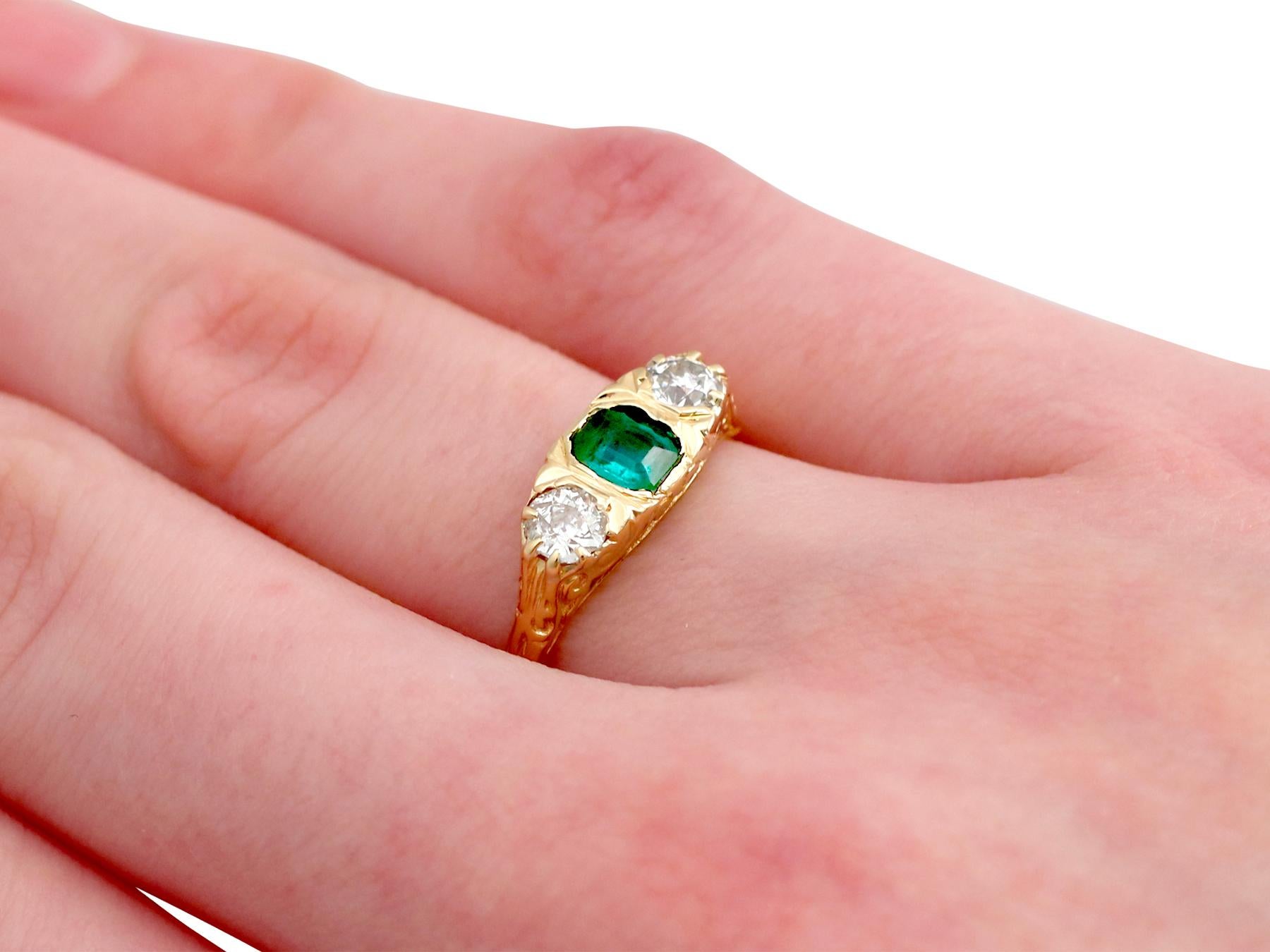 1910s Antique Emerald Diamond Yellow Gold Cocktail Ring For Sale 1