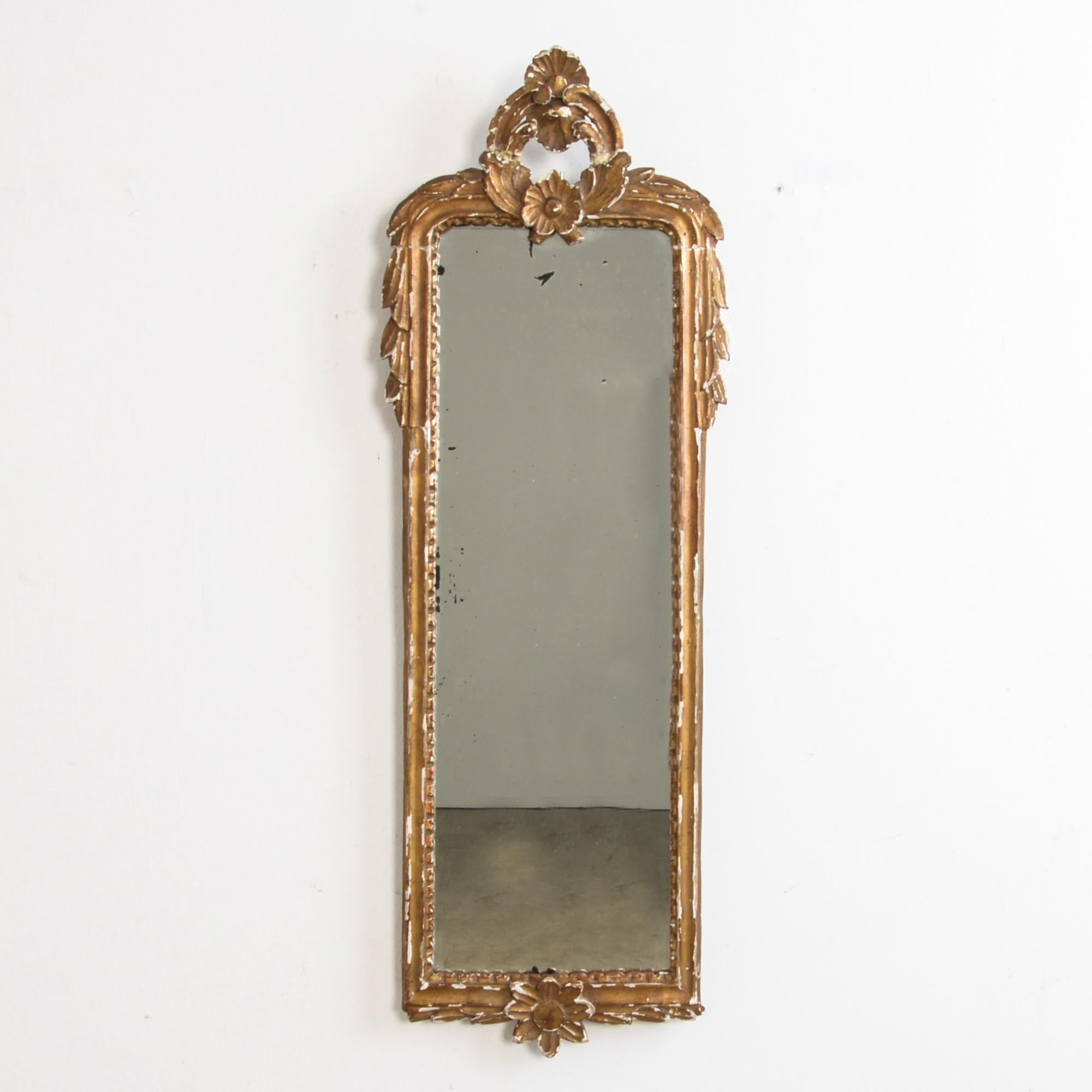 1910s Antique French Gilded Mirror In Good Condition In High Point, NC