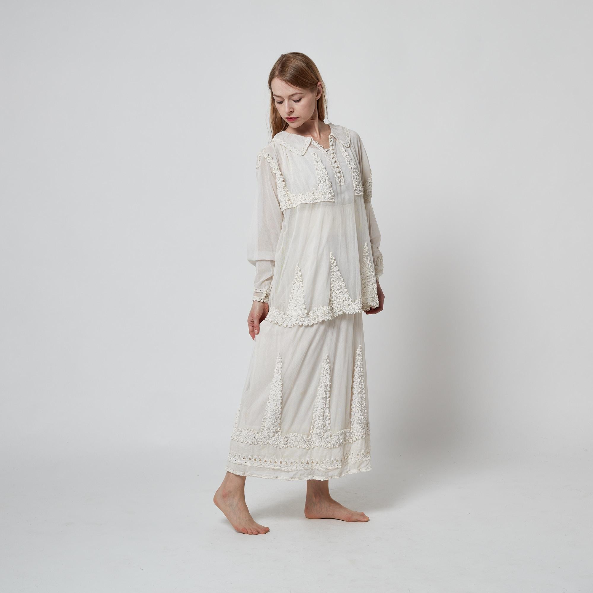Robe de mariée en tulle ivoire antique avec tunique nouée, années 1910 en vente 5