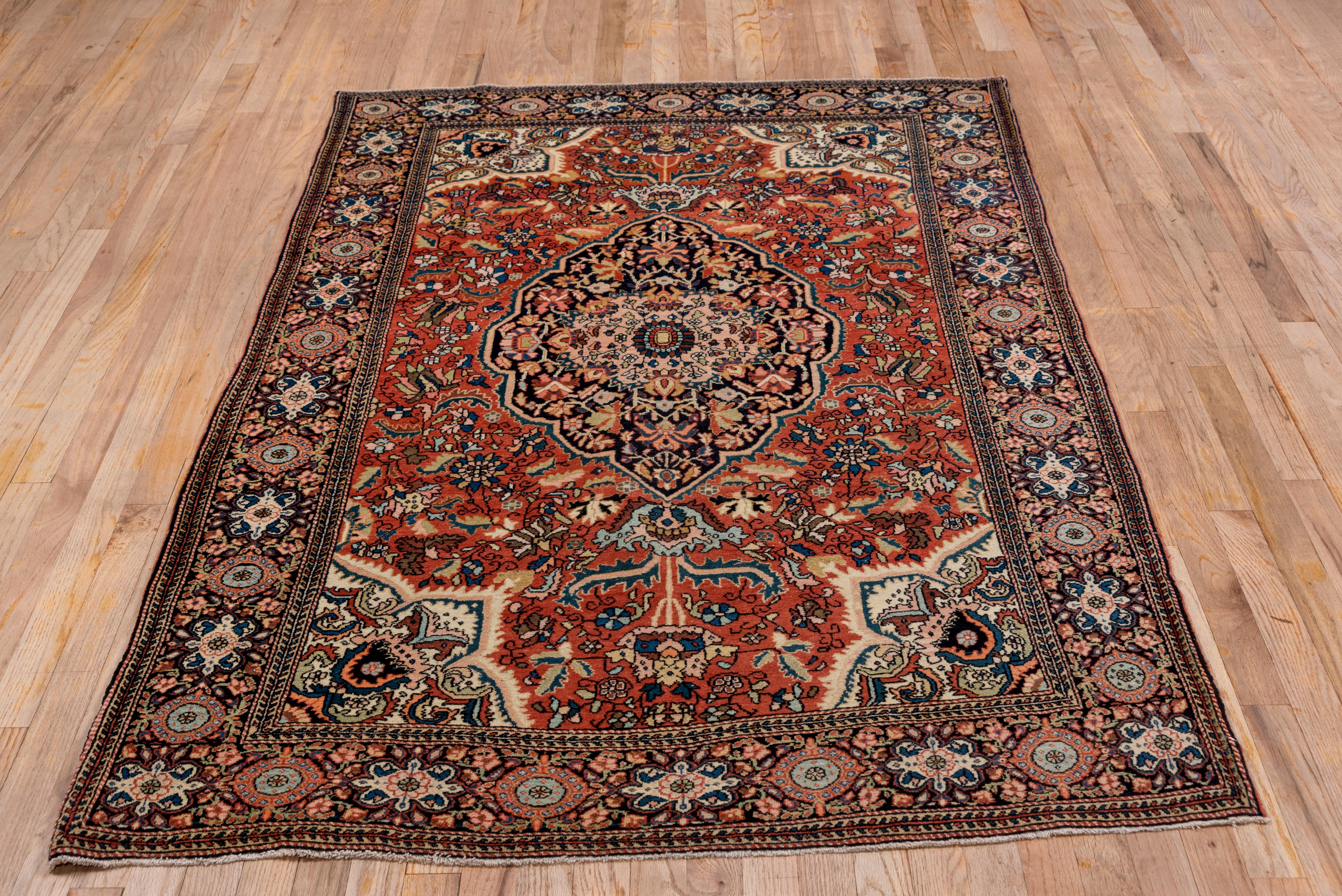 Hand-Knotted 1910s Antique Persian Farahan Sarouk Rug, Red Field, Great Condition For Sale