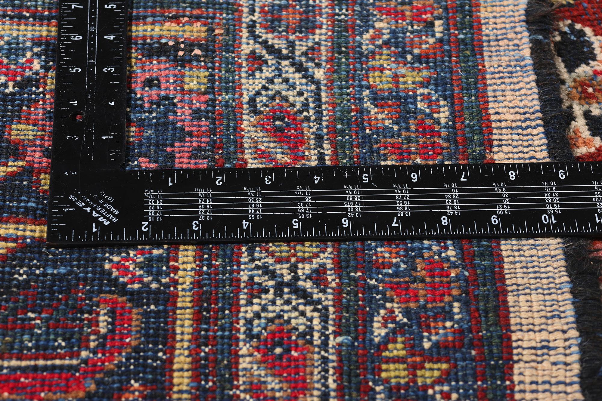 Antiker persischer Mahal-Teppich von 1910 mit traditionellem Stil im Zustand „Gut“ im Angebot in Dallas, TX