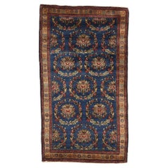 Antiker persischer Saphir-Sarouk-Teppich von 1910 mit traditionellem Stil