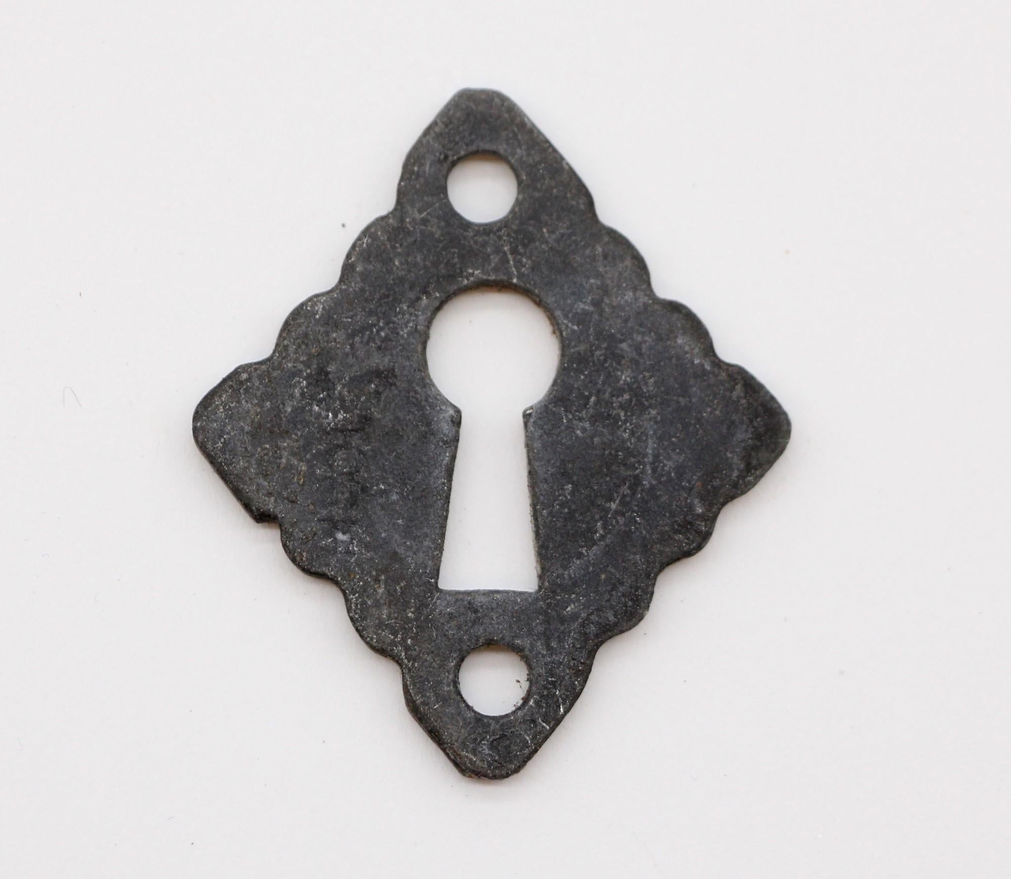 20th Century 1910s Arts & Crafts Cast Iron Hexagon Door Knob Set, Antique