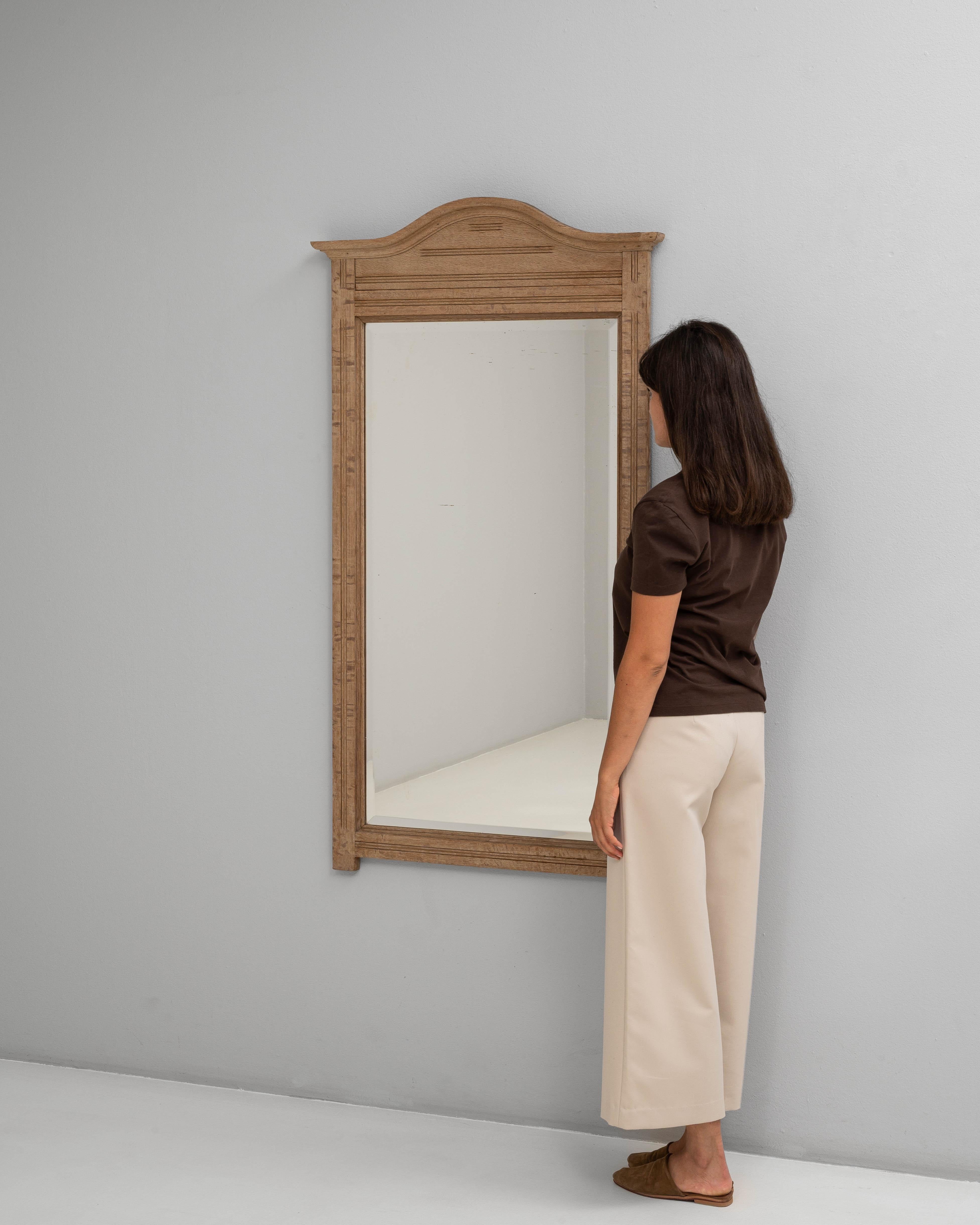 Espejo de roble belga de 1910 en venta 1