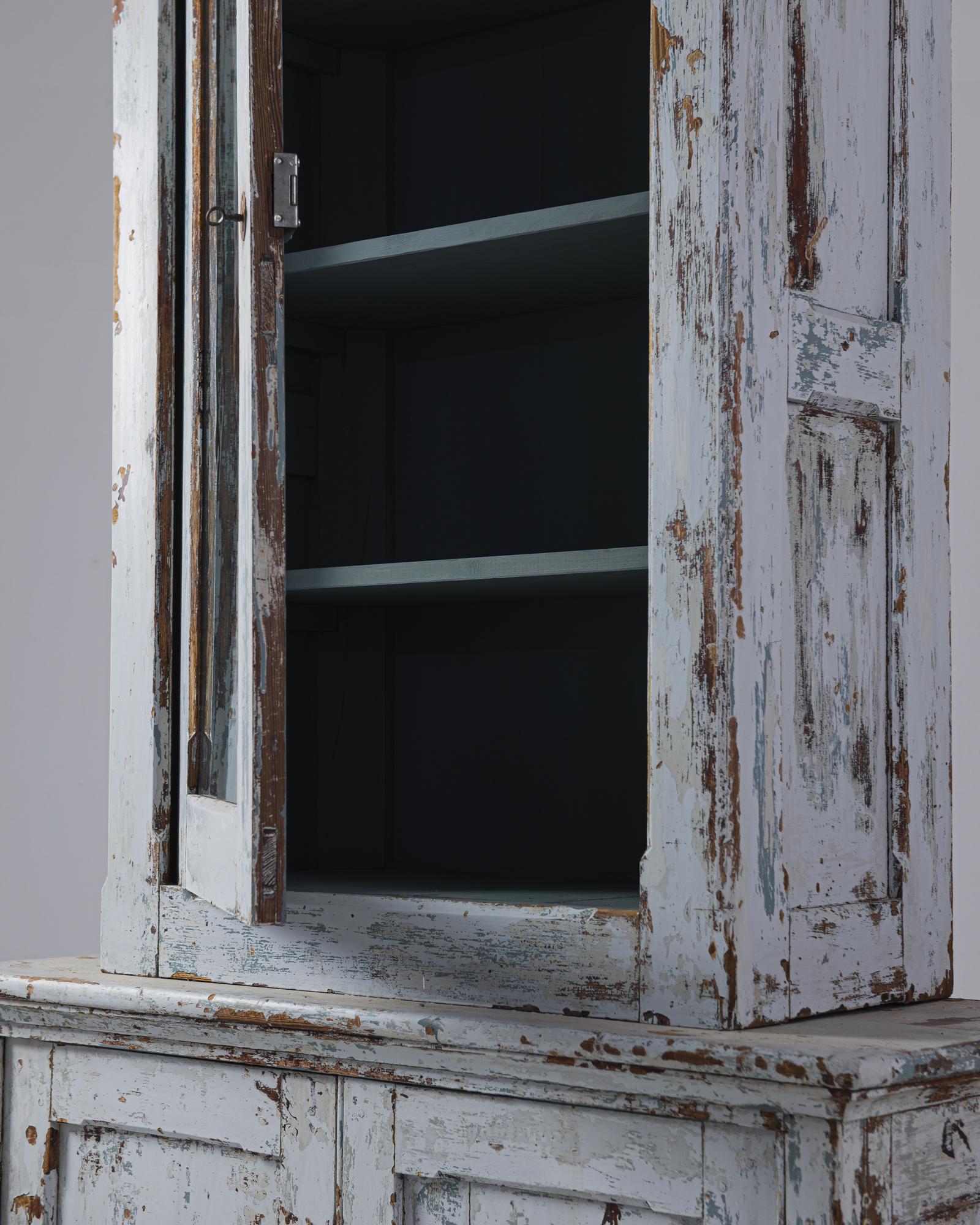 French Provincial 1910s Belgian White Patinated Vitrine For Sale