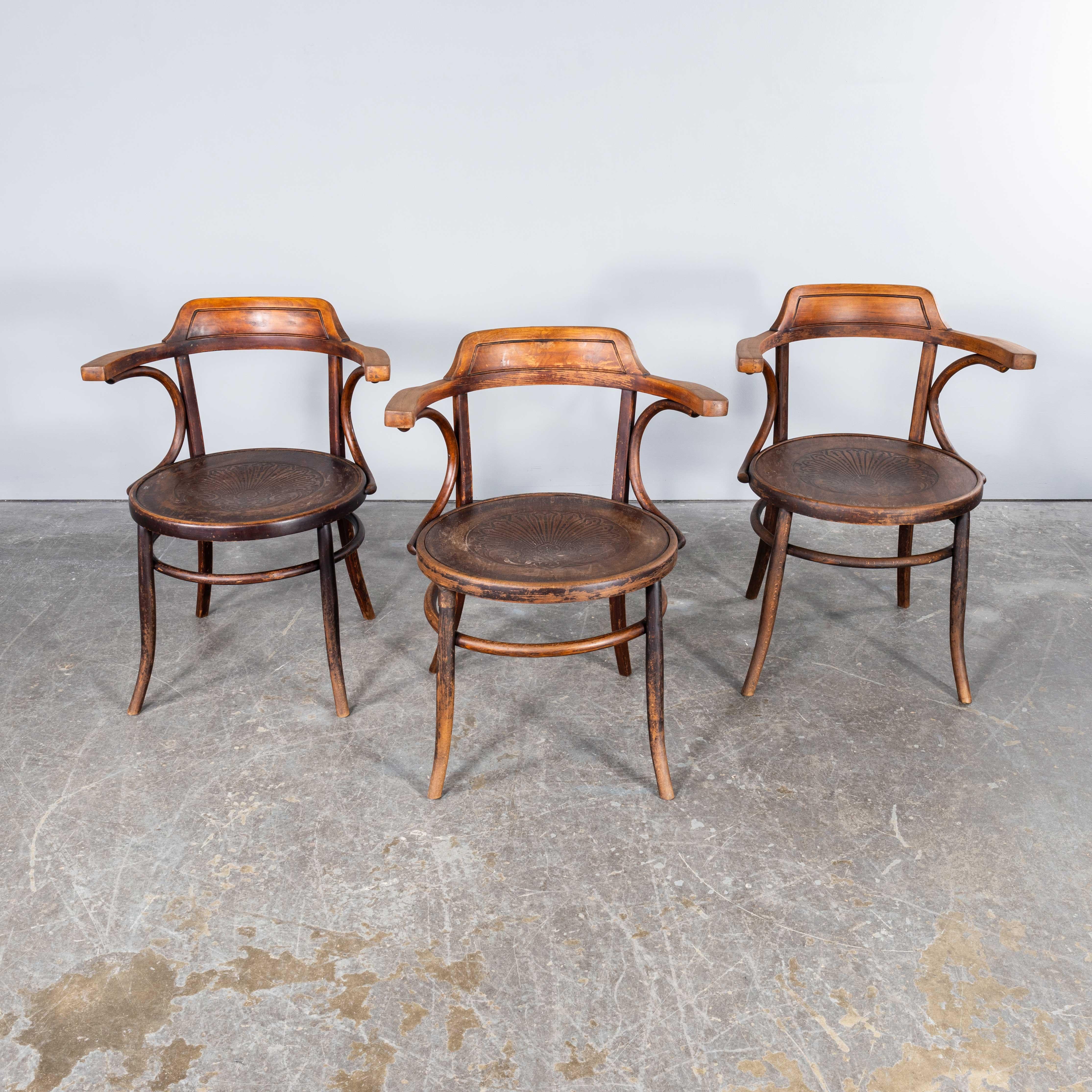 1910's Bentwood Oversize Hoop Arm Dining Chairs - Mundus - Set Of Three In Good Condition For Sale In Hook, Hampshire