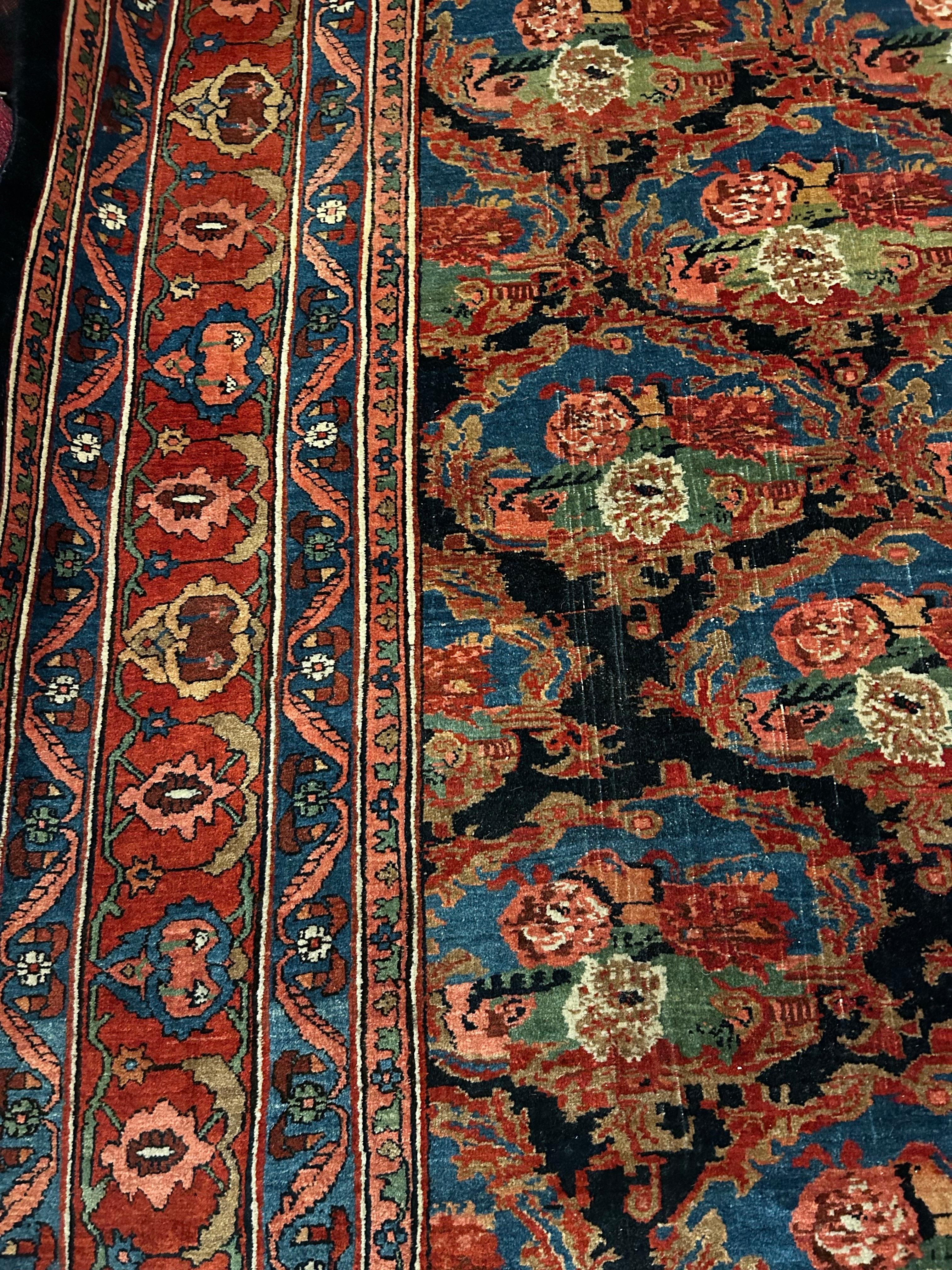 Bidjar-Teppich aus dem Jahr 1910 mit Blumensträußen und kräftigen Tönen, handgeknüpft aus reiner Wolle im Angebot 5