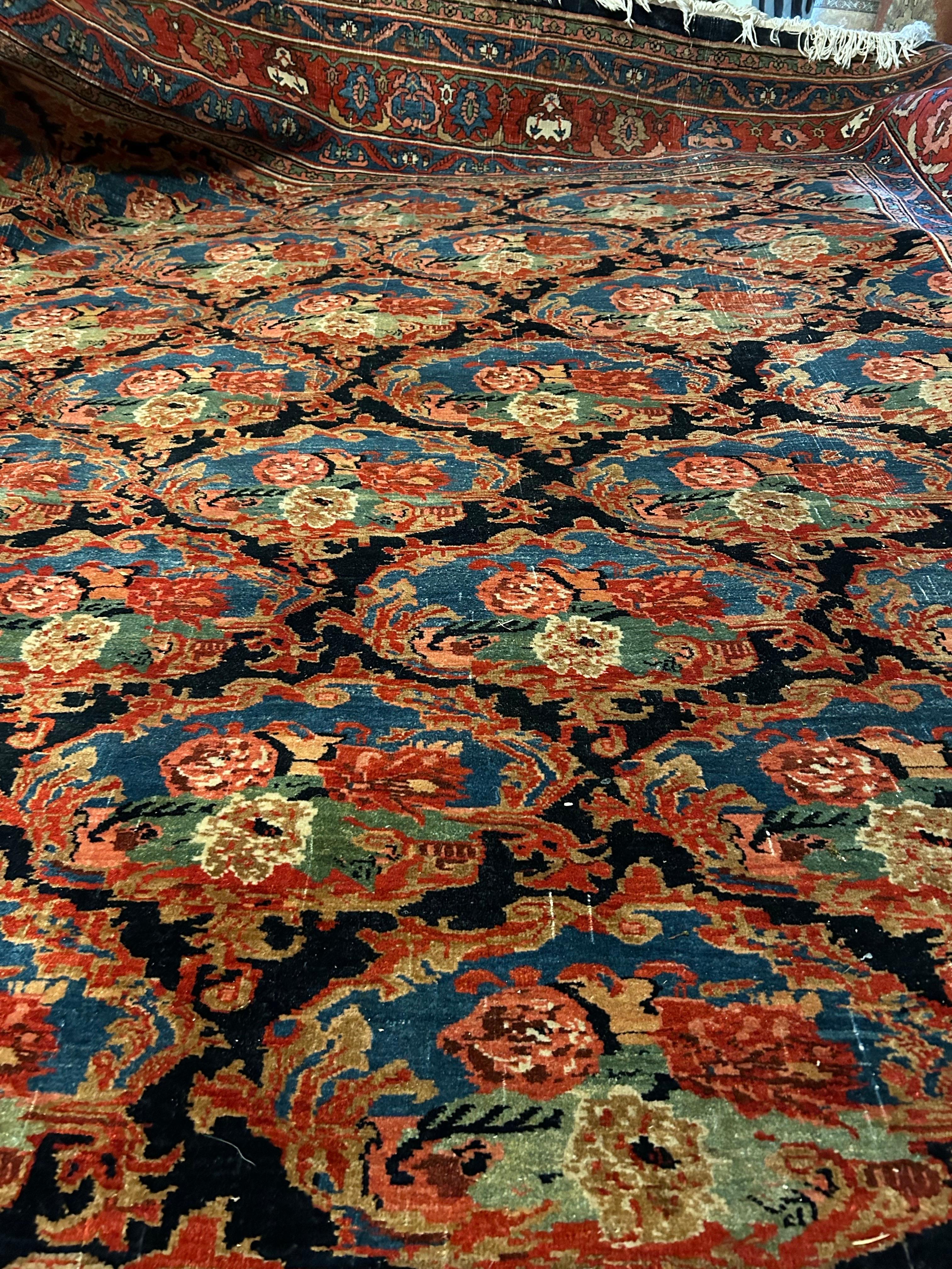 Bidjar-Teppich aus dem Jahr 1910 mit Blumensträußen und kräftigen Tönen, handgeknüpft aus reiner Wolle (Frühes 20. Jahrhundert) im Angebot