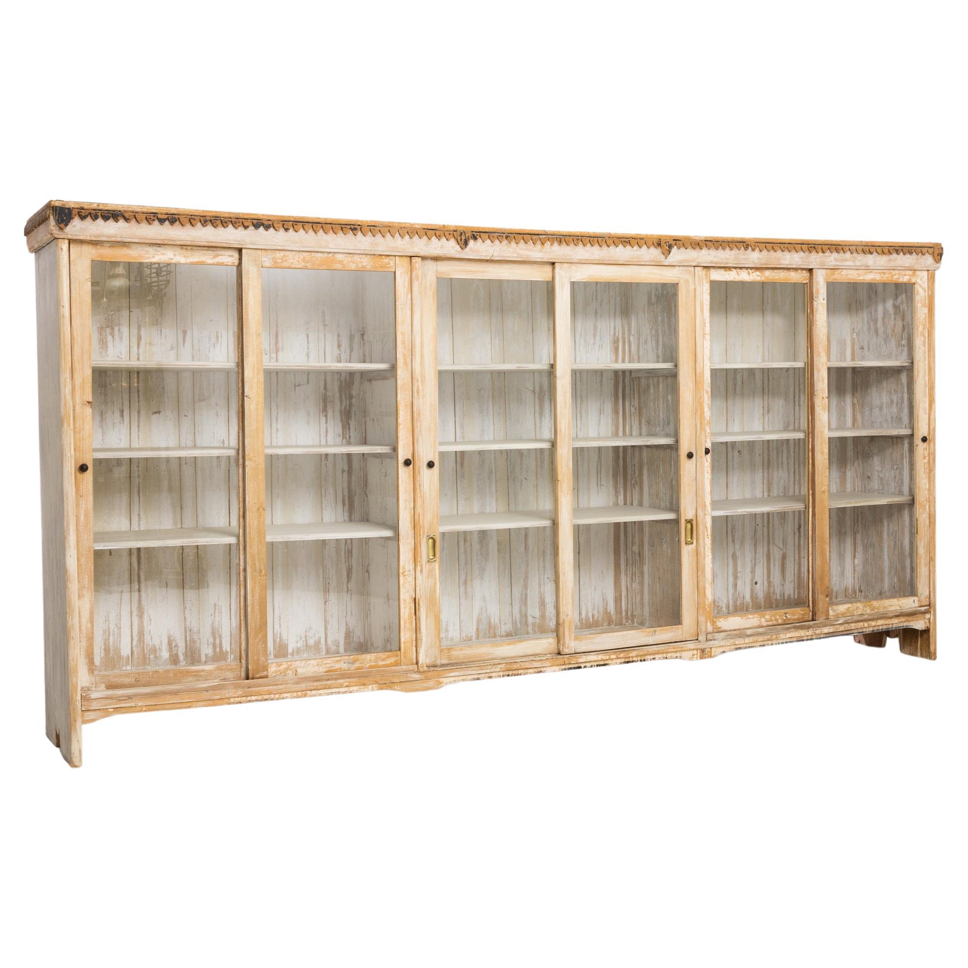 1910s Central Europe White Patinated Wooden Vitrine For Sale