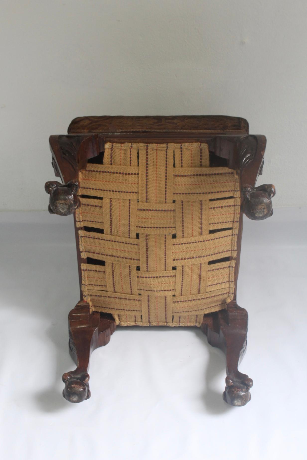 1910s Chippendale Mahogany Ottoman or Stool with Original Velvet Upholstery For Sale 10