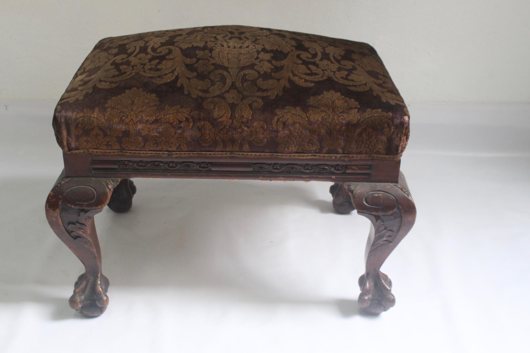 1910s Chippendale Mahogany Ottoman or Stool with Original Velvet Upholstery For Sale 1