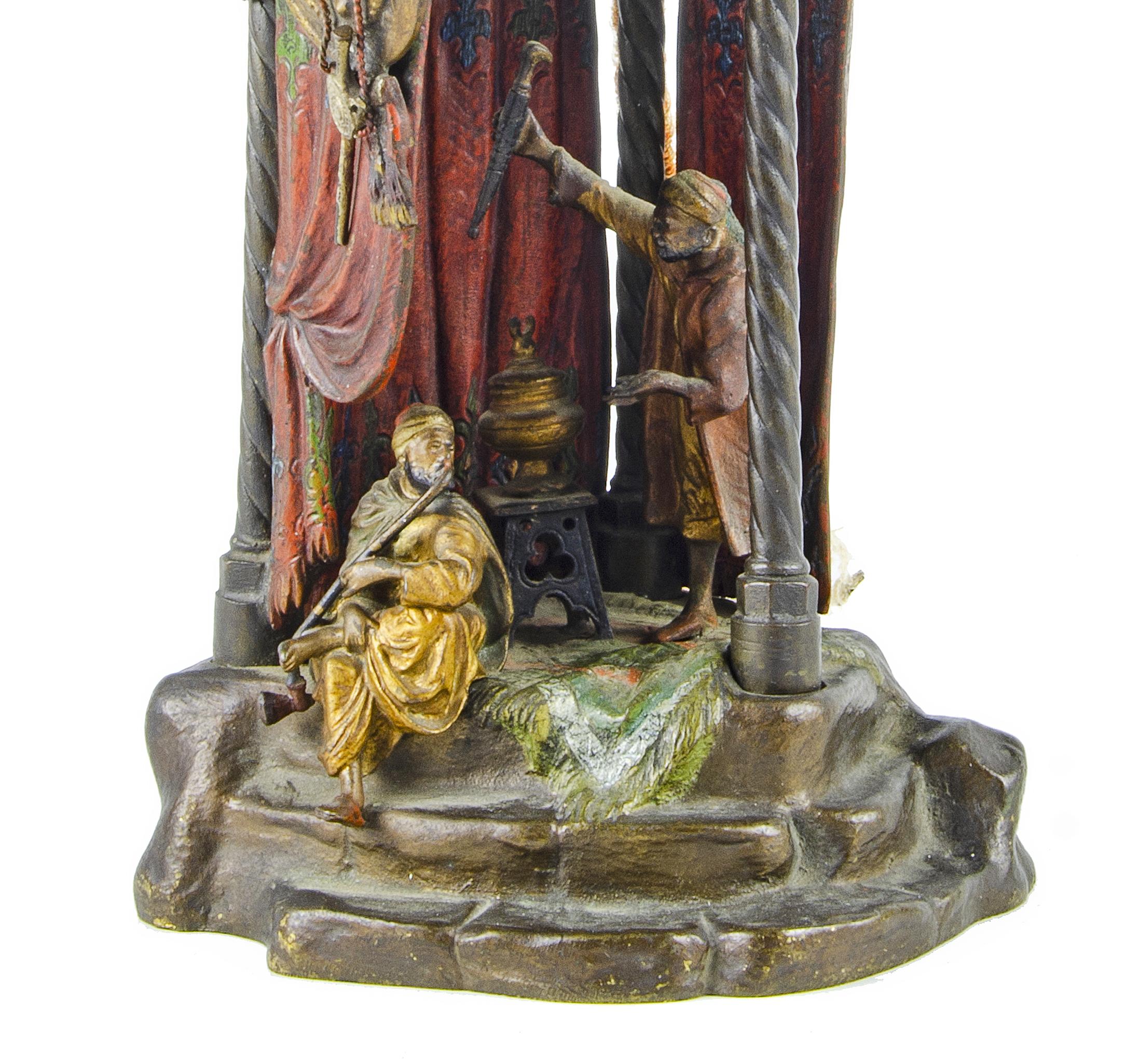 1910s Cold-Painted Orientalist Bronze Table Lamp by Franz Bergmann, Austria im Zustand „Gut“ im Angebot in North Miami, FL