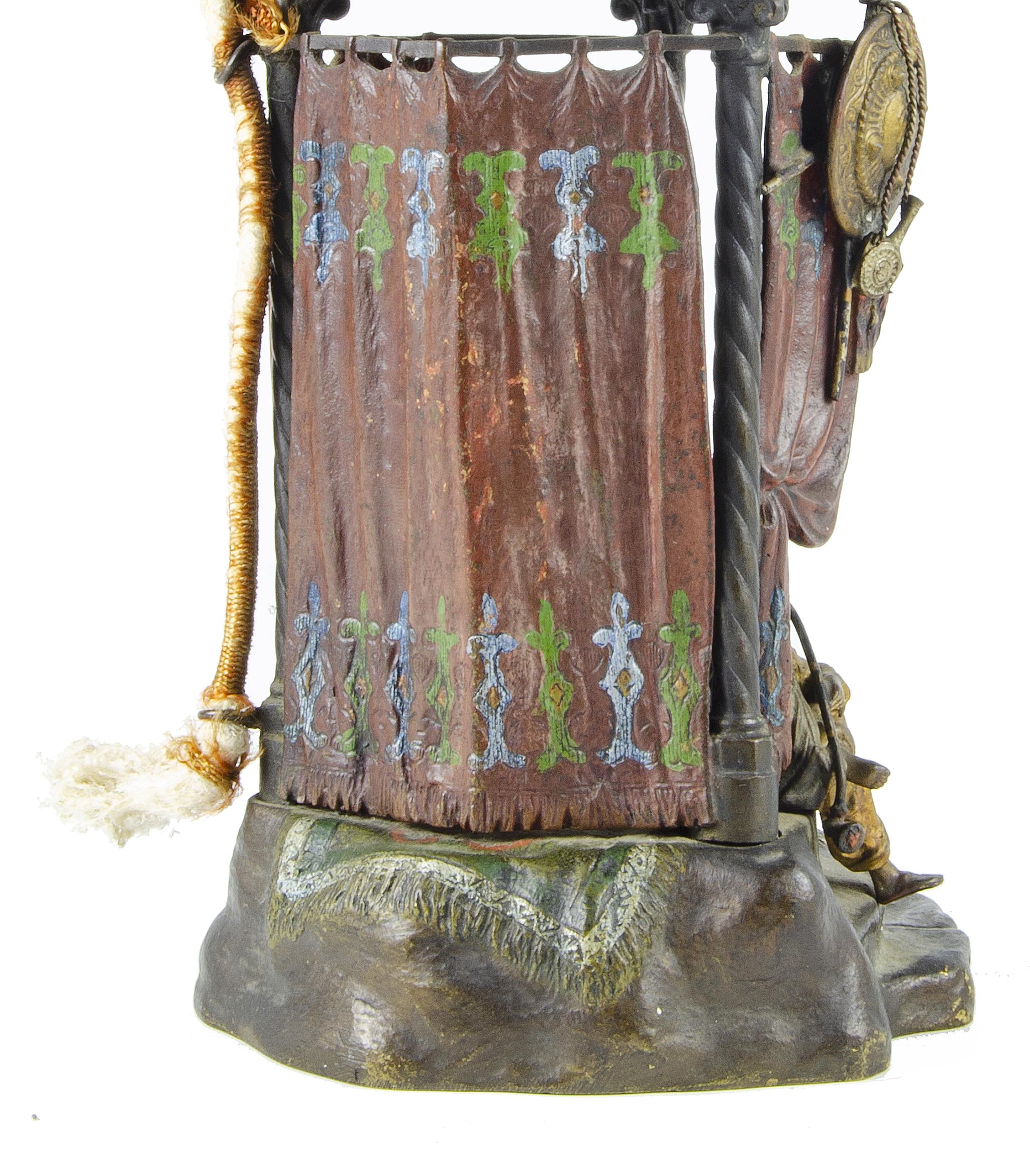 1910s Cold-Painted Orientalist Bronze Table Lamp by Franz Bergmann, Austria (Metall) im Angebot