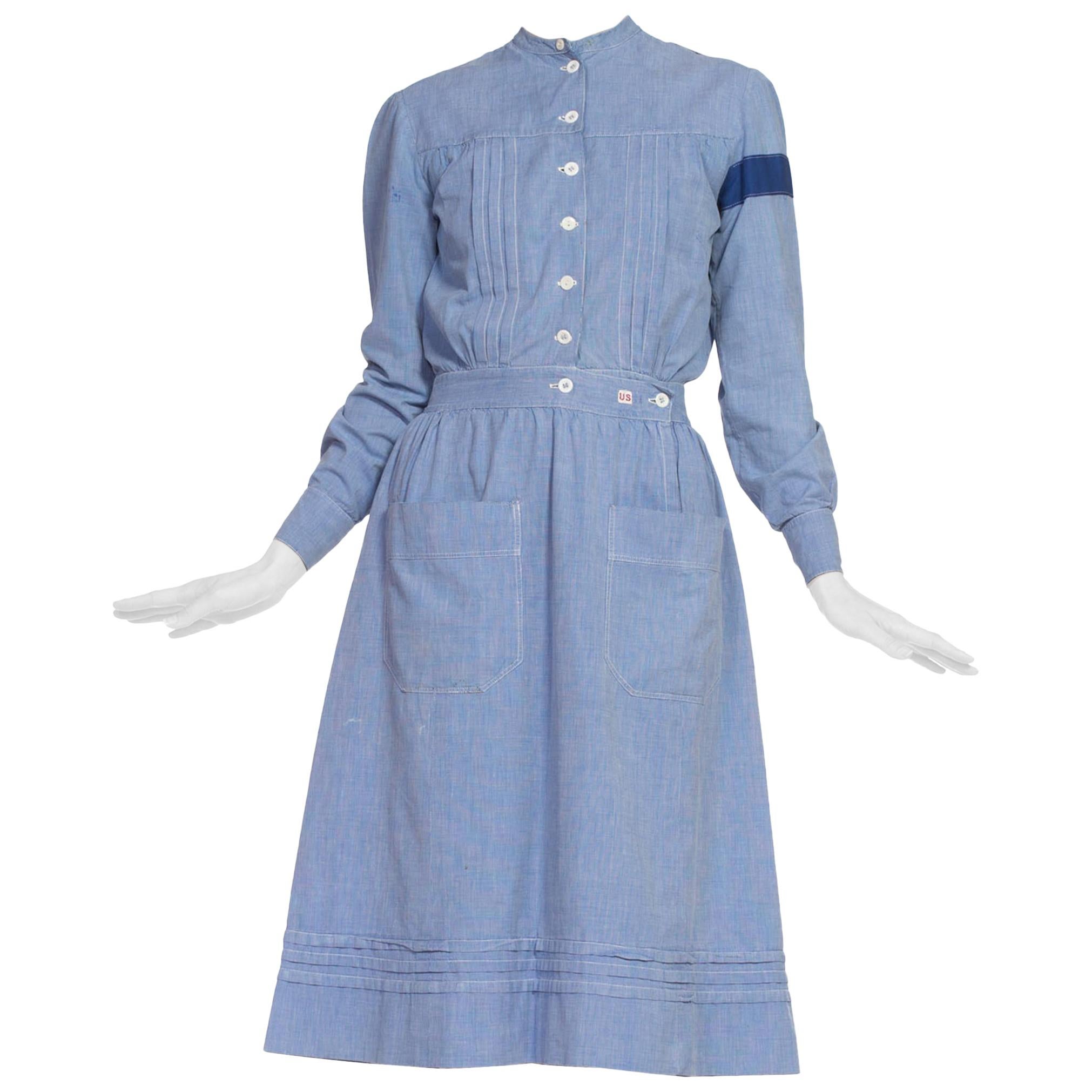 Robe d'uniforme d'infirmière de guerre authentique en coton Chambray de style édouardien de la Première Guerre mondiale en vente