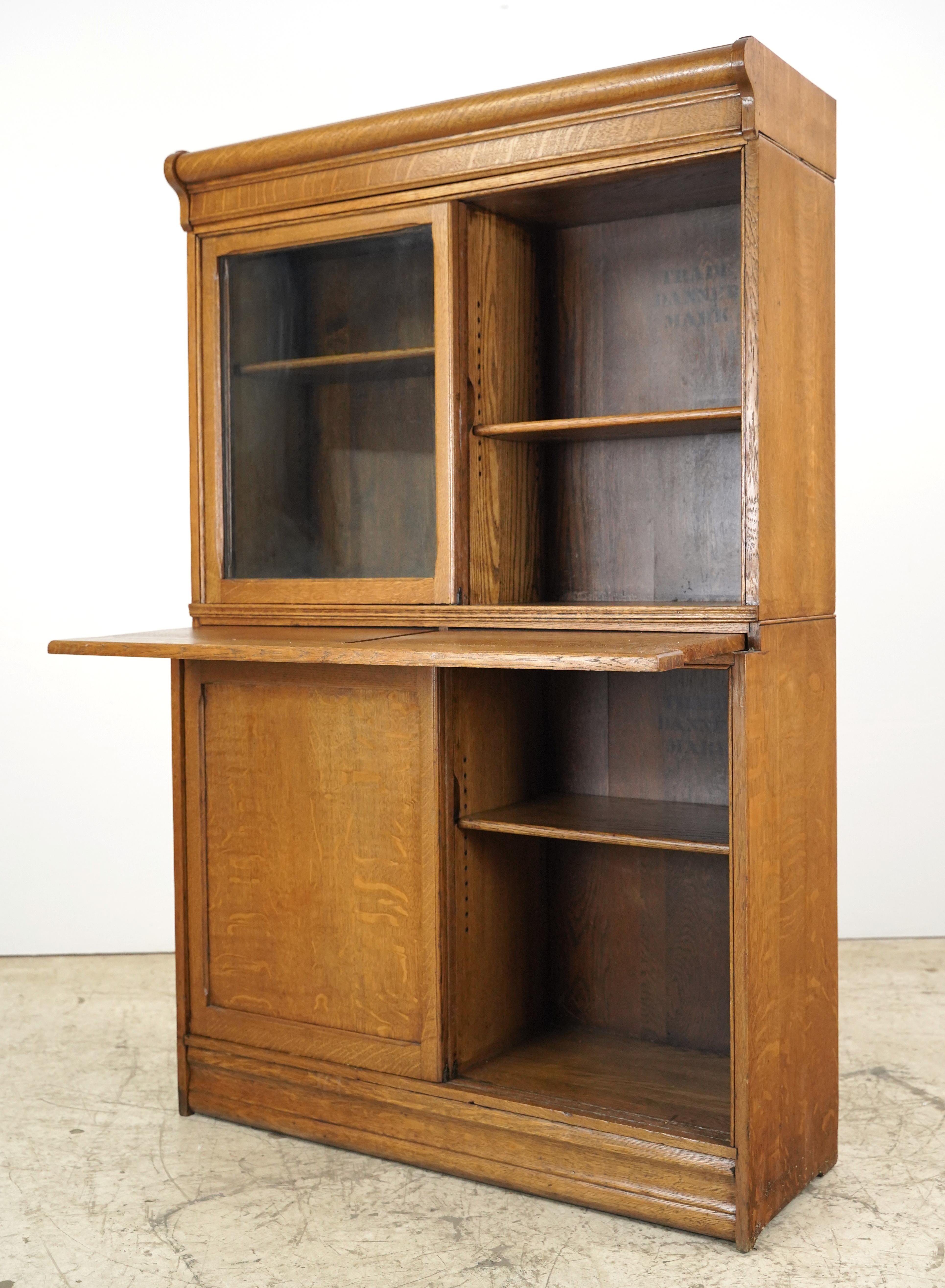 Vetro Libreria modulare in Oak Tiger di Danner Furniture del 1910 in vendita