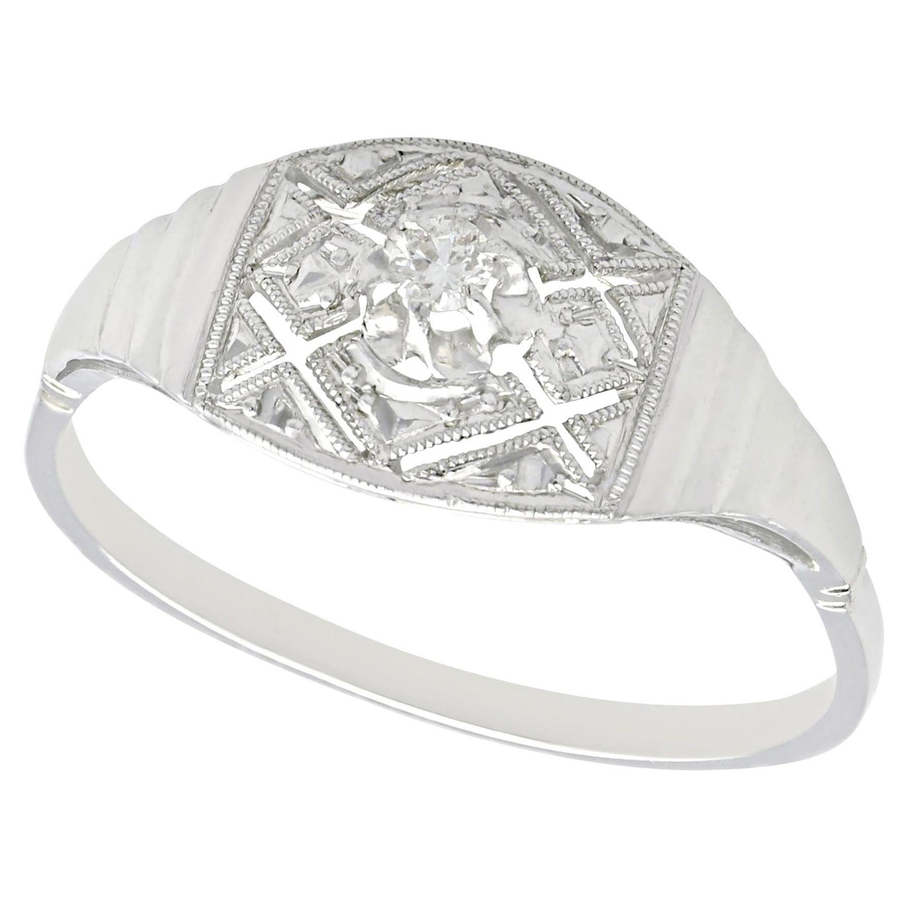 Anillo de cóctel de 1910 con diamantes y oro blanco engastado en platino en venta