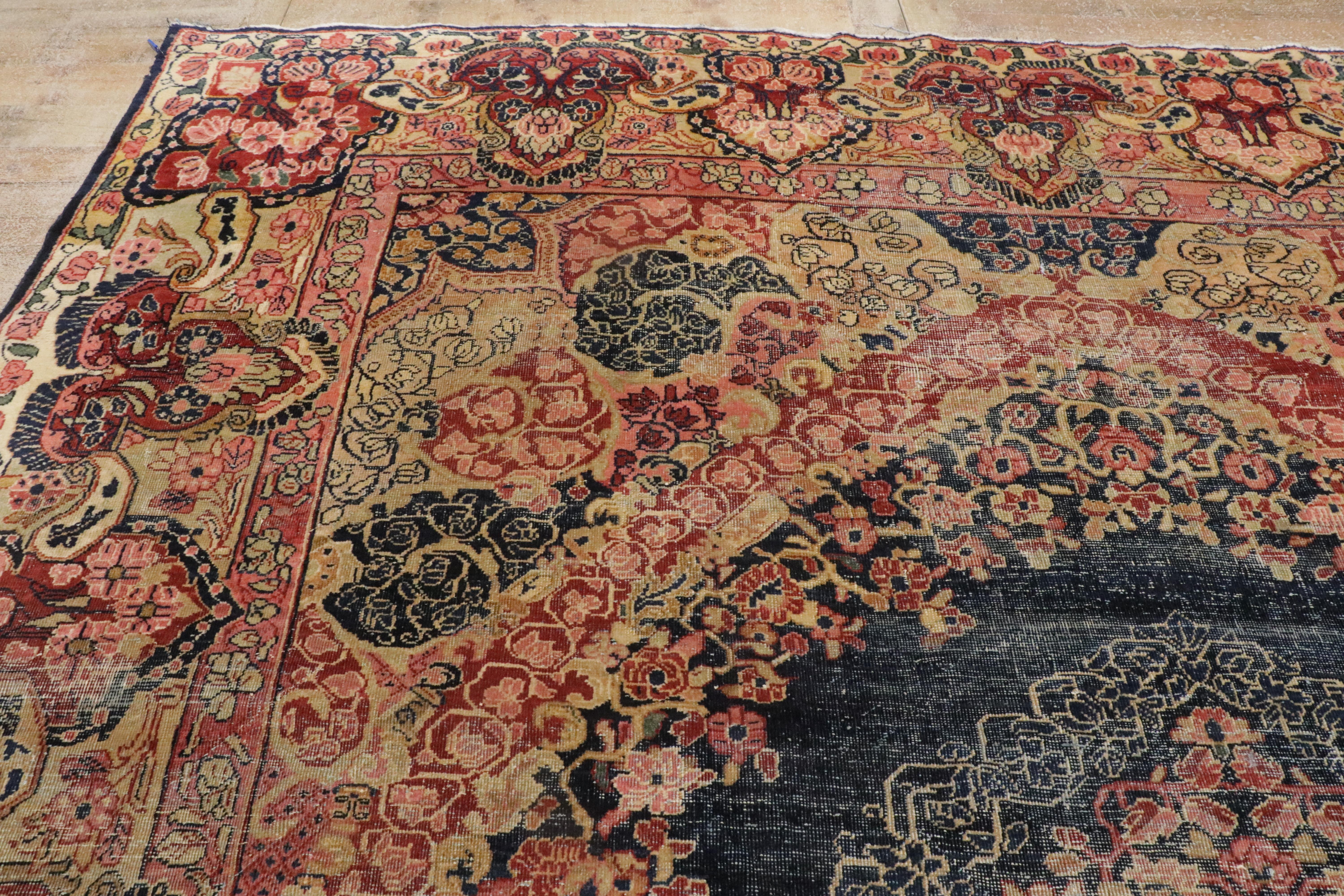 Tapis persan Mahal ancien vieilli des années 1910 avec style traditionnel en vente 4