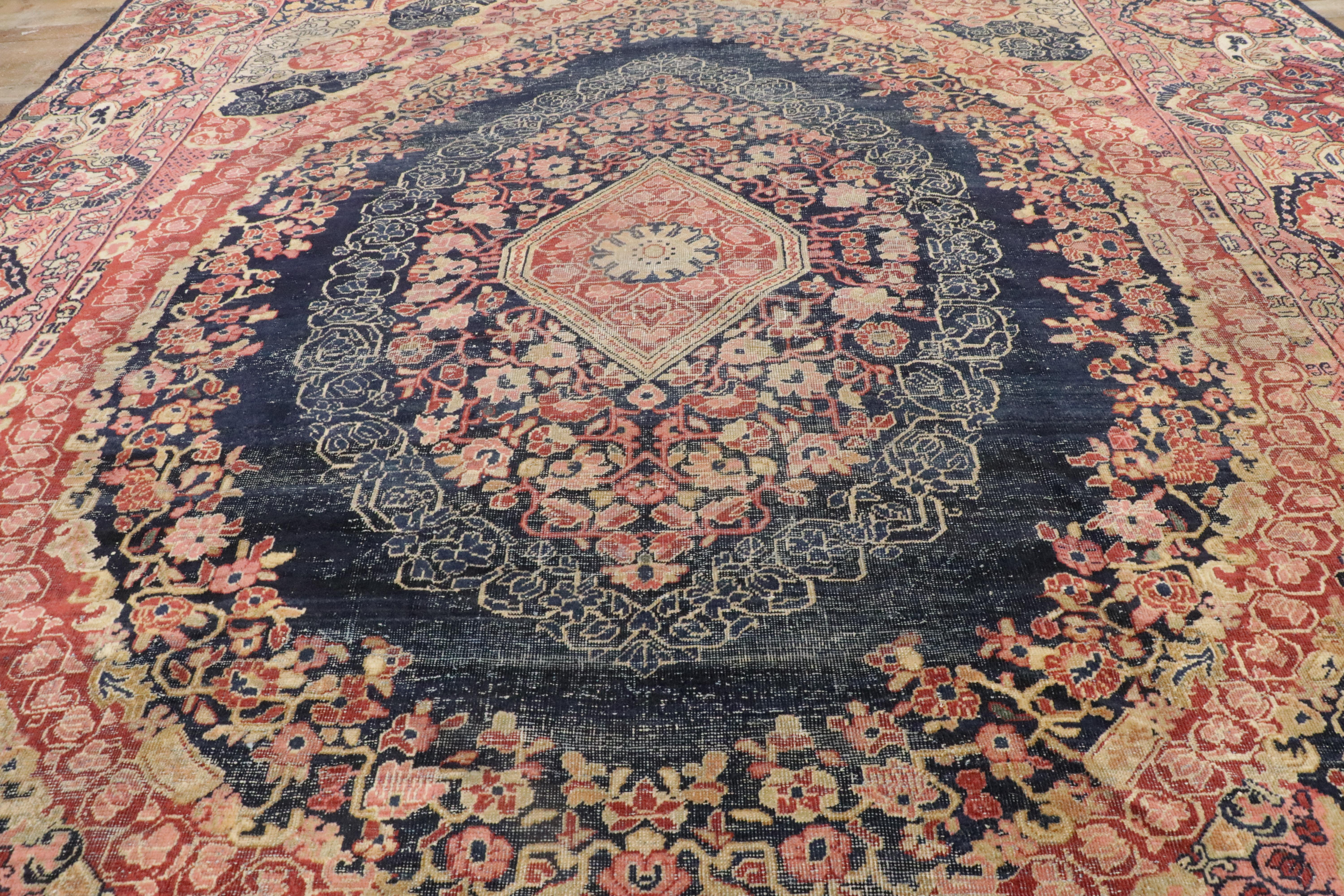 Tapis persan Mahal ancien vieilli des années 1910 avec style traditionnel en vente 5
