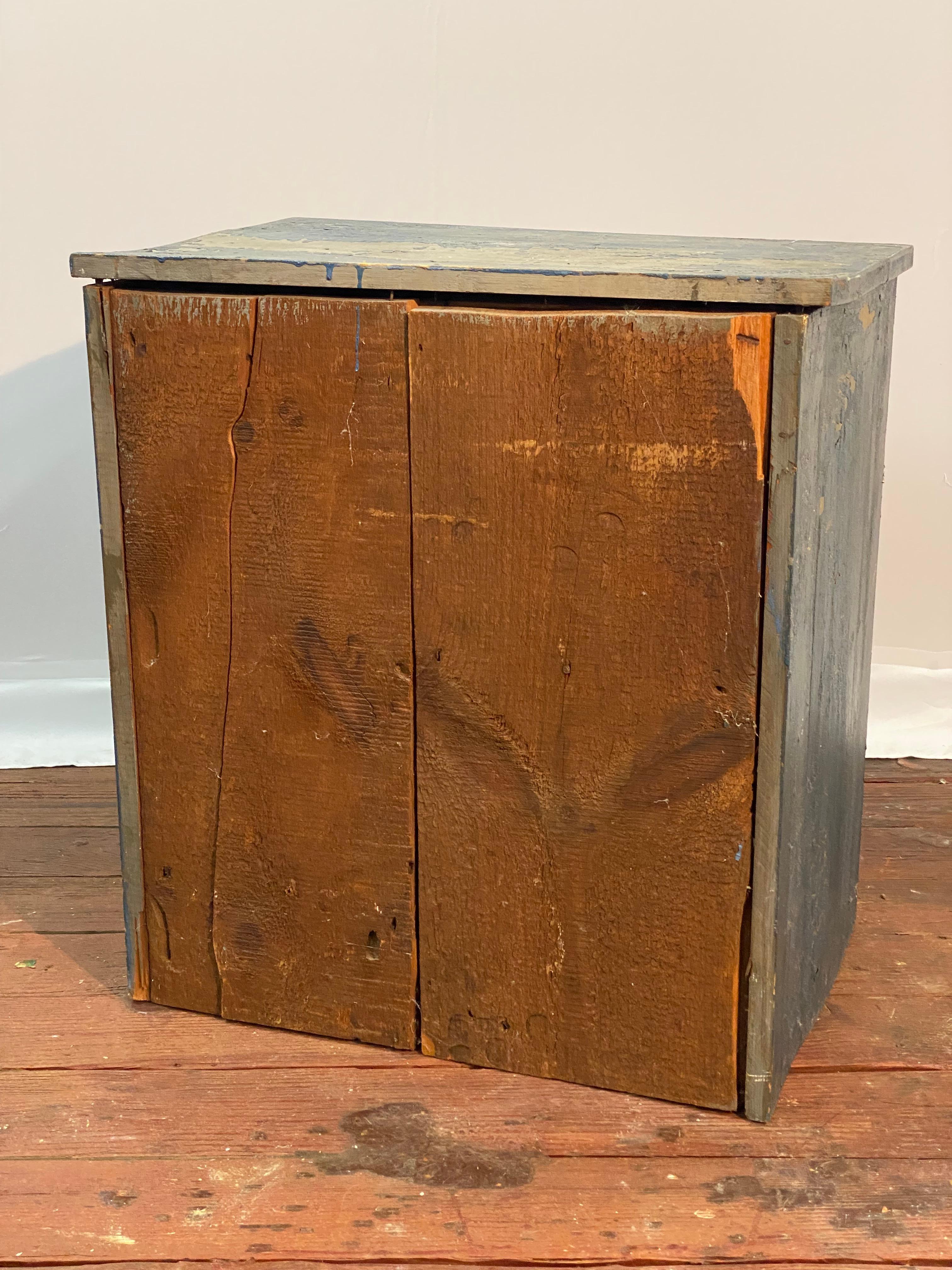 1910er Jahre Distressed Acht Schublade Apotheker Werkstatt Kabinett im Angebot 12