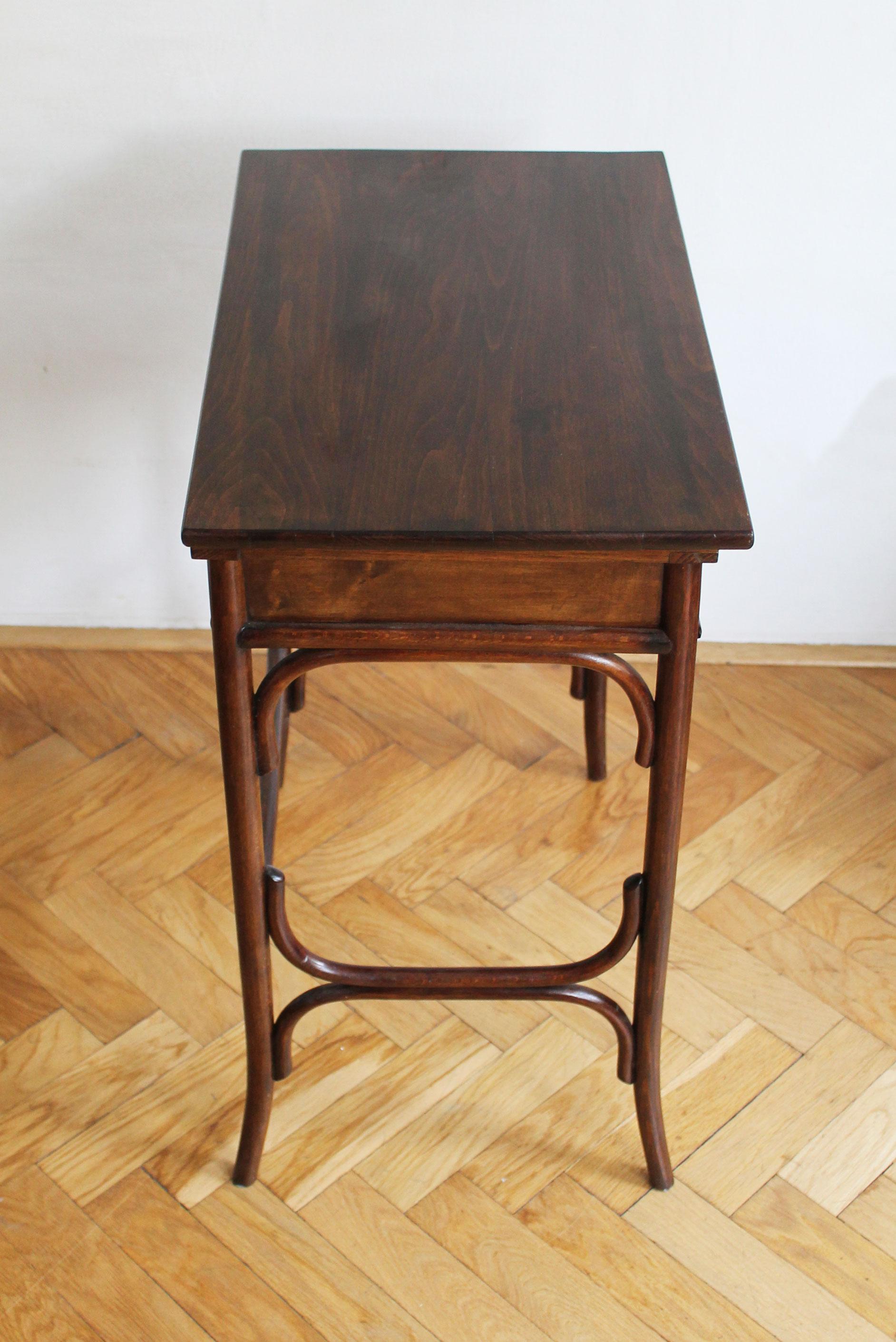 Early 20th Century 1910's Dressing Table Model No.10 by Gebrüder Thonet For Sale