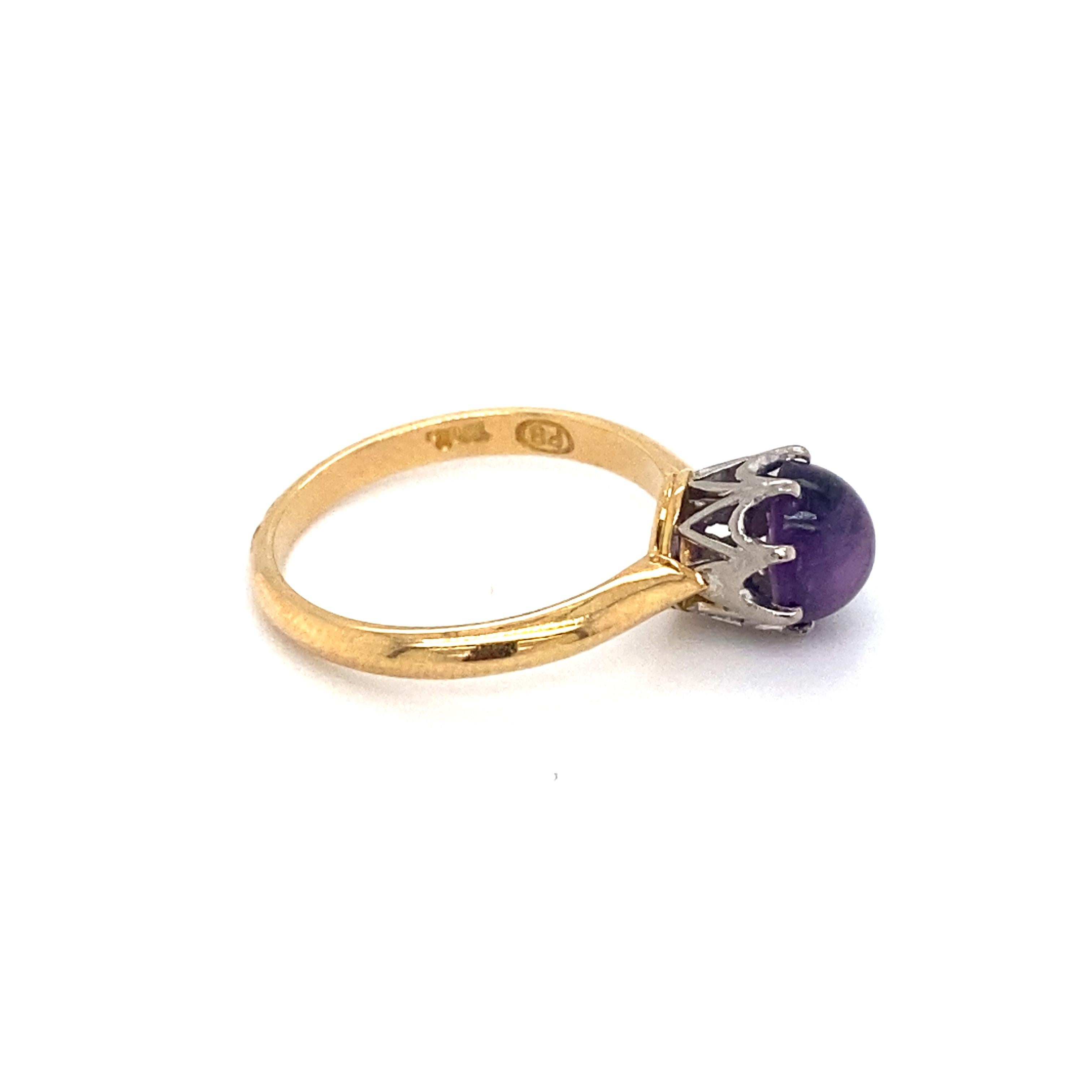 1910s Edwardian Cabachon Amethyst Ring in 18 Karat Two Tone Gold In Excellent Condition For Sale In Atlanta, GA
