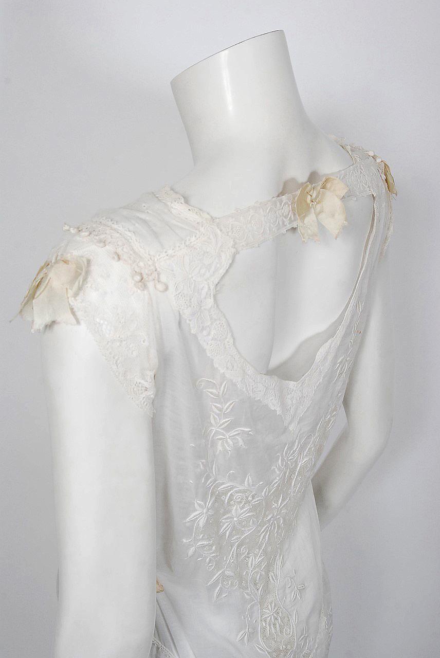Vintage 1910's Edwardian White Embroidered Cotton Cut-Out Bridal Boudior Dress For Sale 3