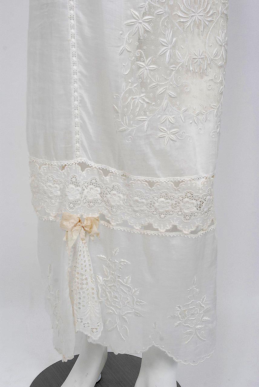 Vintage 1910's Edwardian White Embroidered Cotton Cut-Out Bridal Boudior Dress For Sale 1
