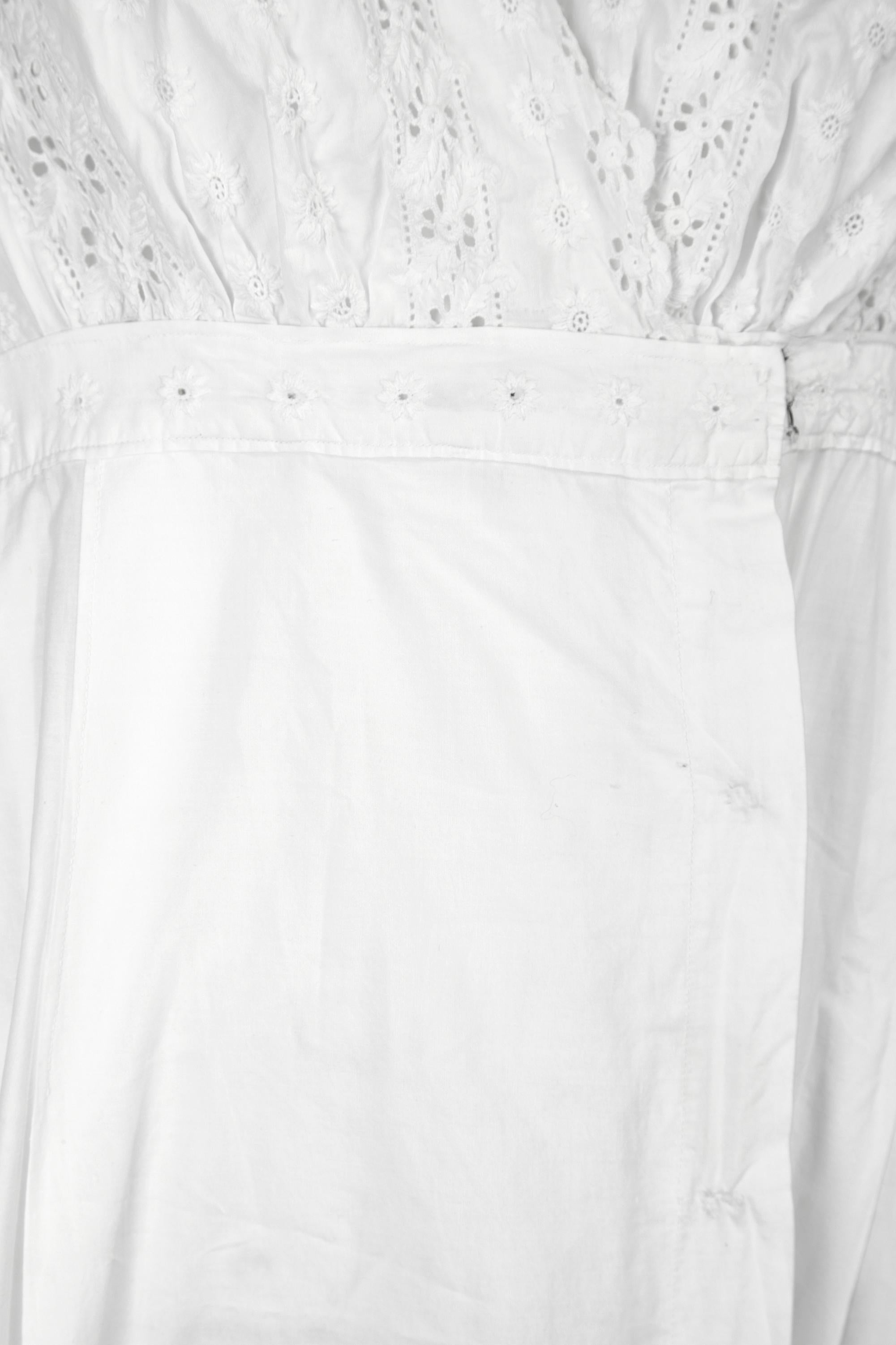 1910s Edwardian White Eyelet Work Wrap Dress (Robe enveloppante en œillets) Pour femmes en vente