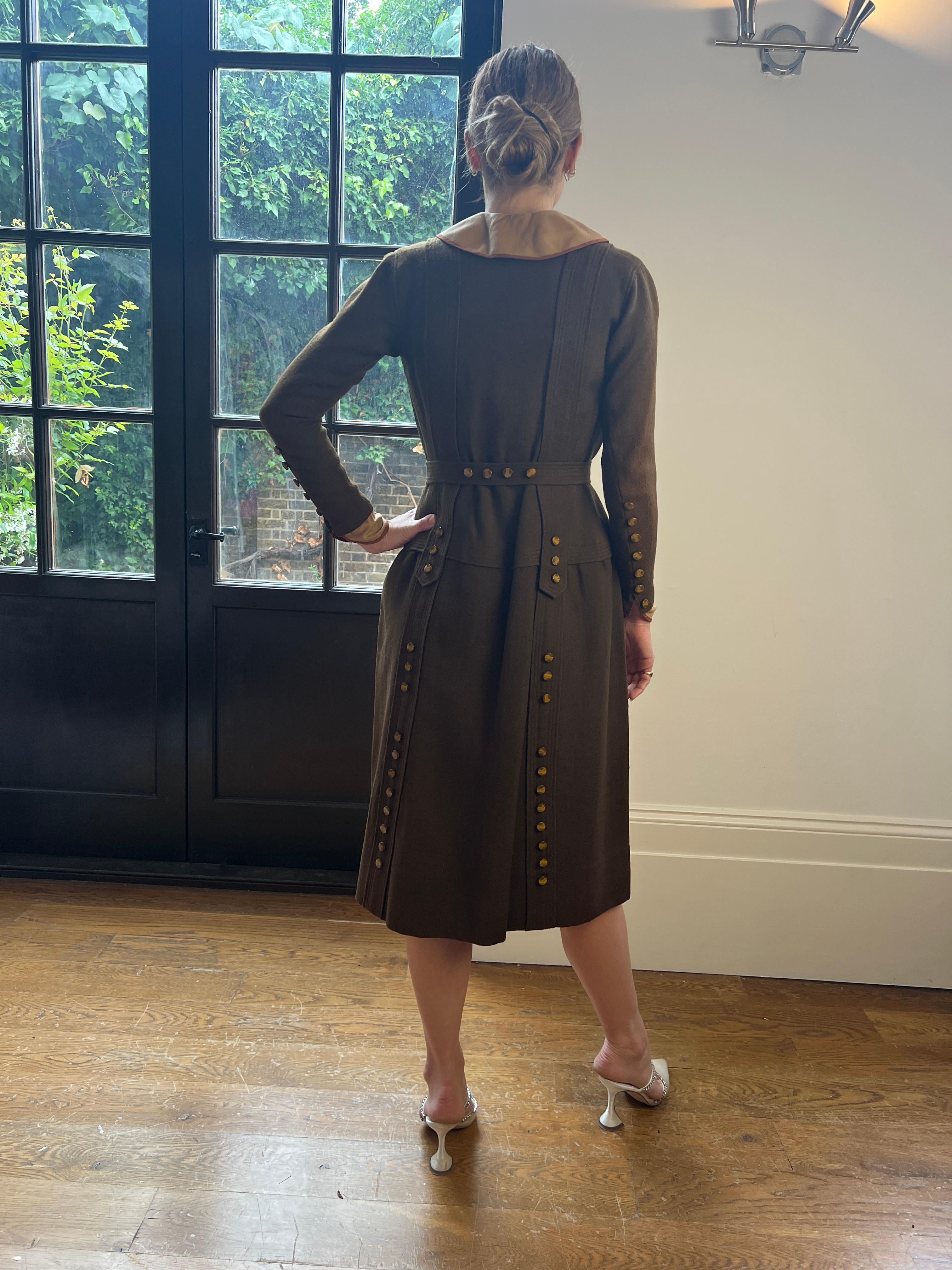 1910s Fine Knit Wool Walking Suit With Tiger's Eye Buttons For Sale 3