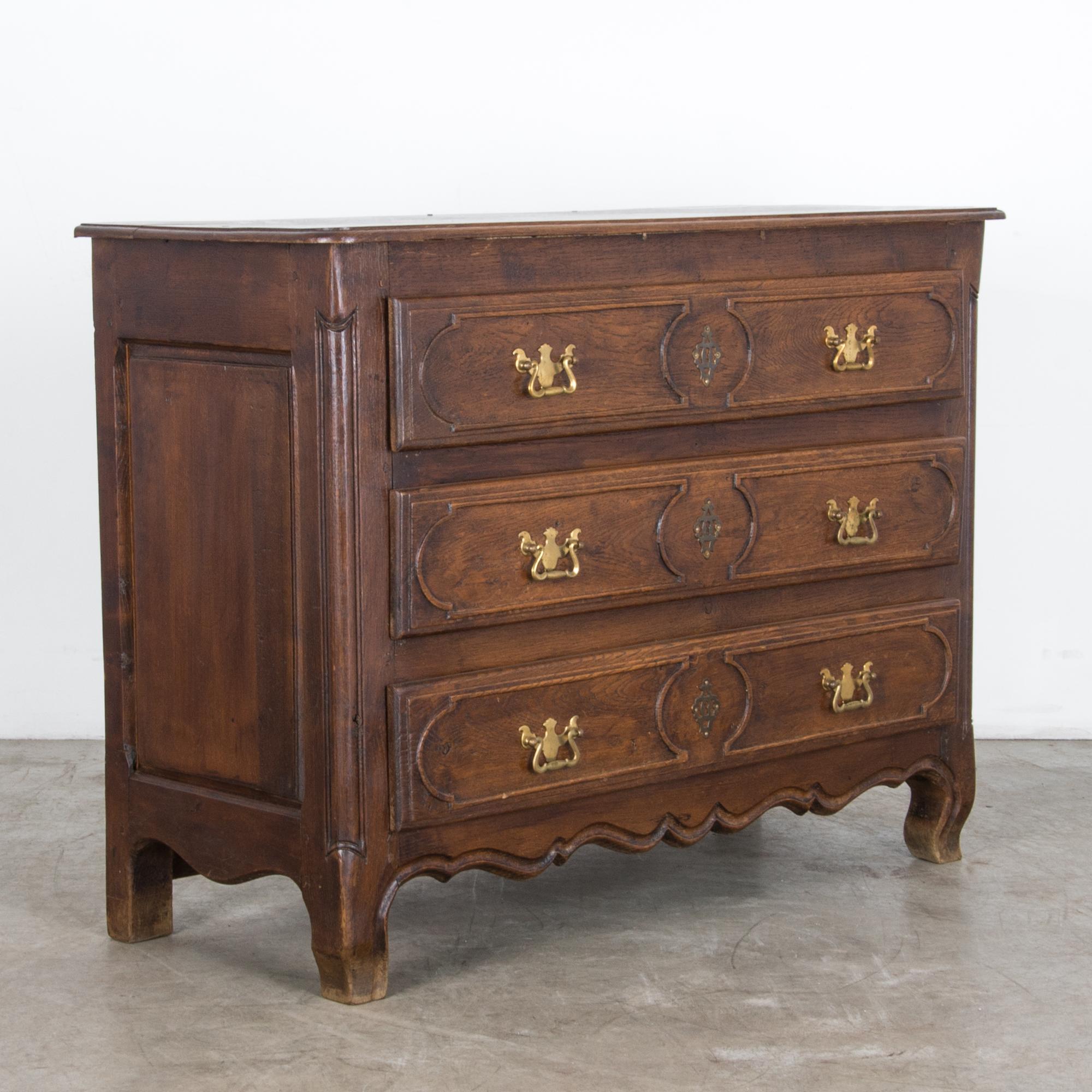 1910s French Country Dresser In Good Condition In High Point, NC