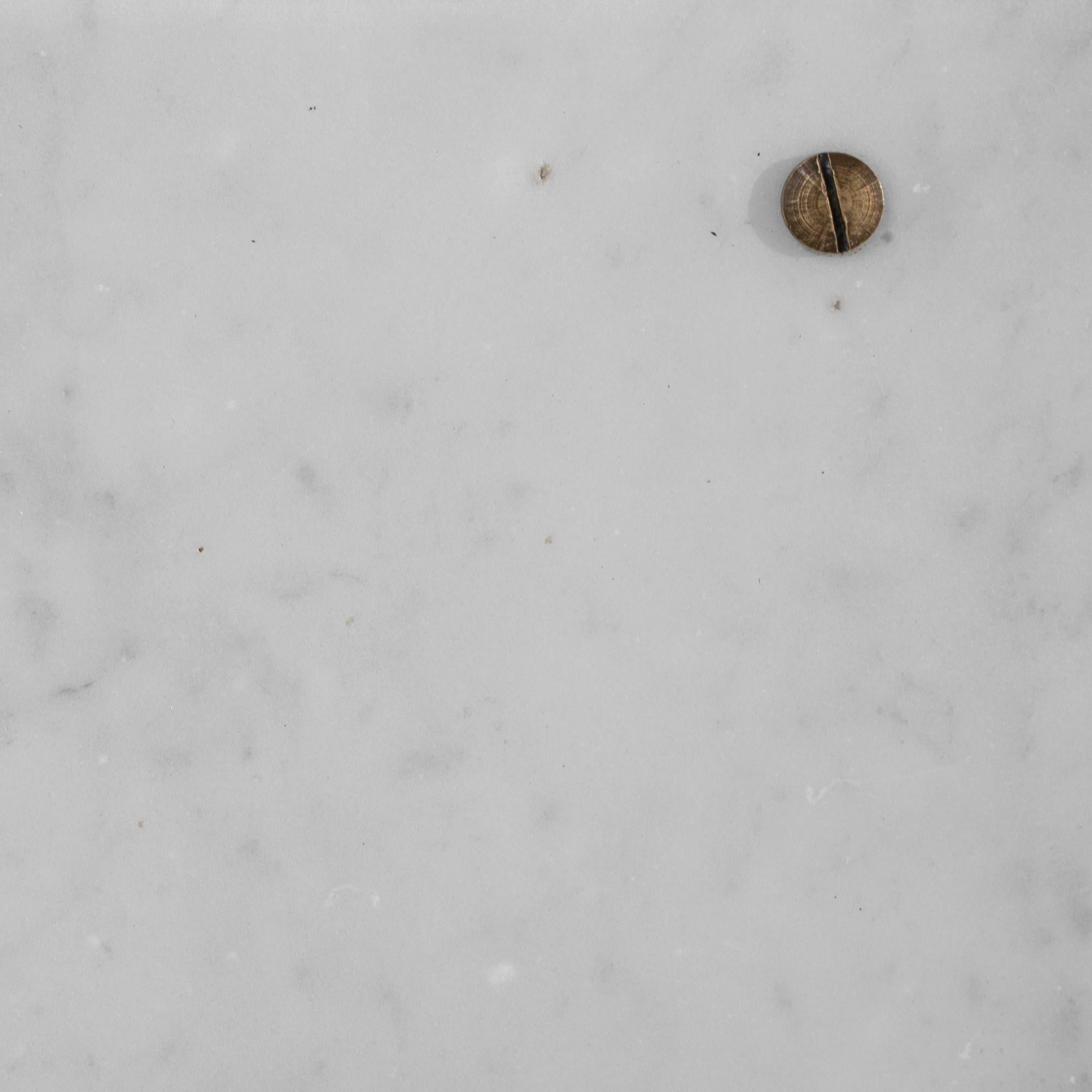 Table de chevet en métal industriel français des années 1910 avec plateau en marbre en vente 6