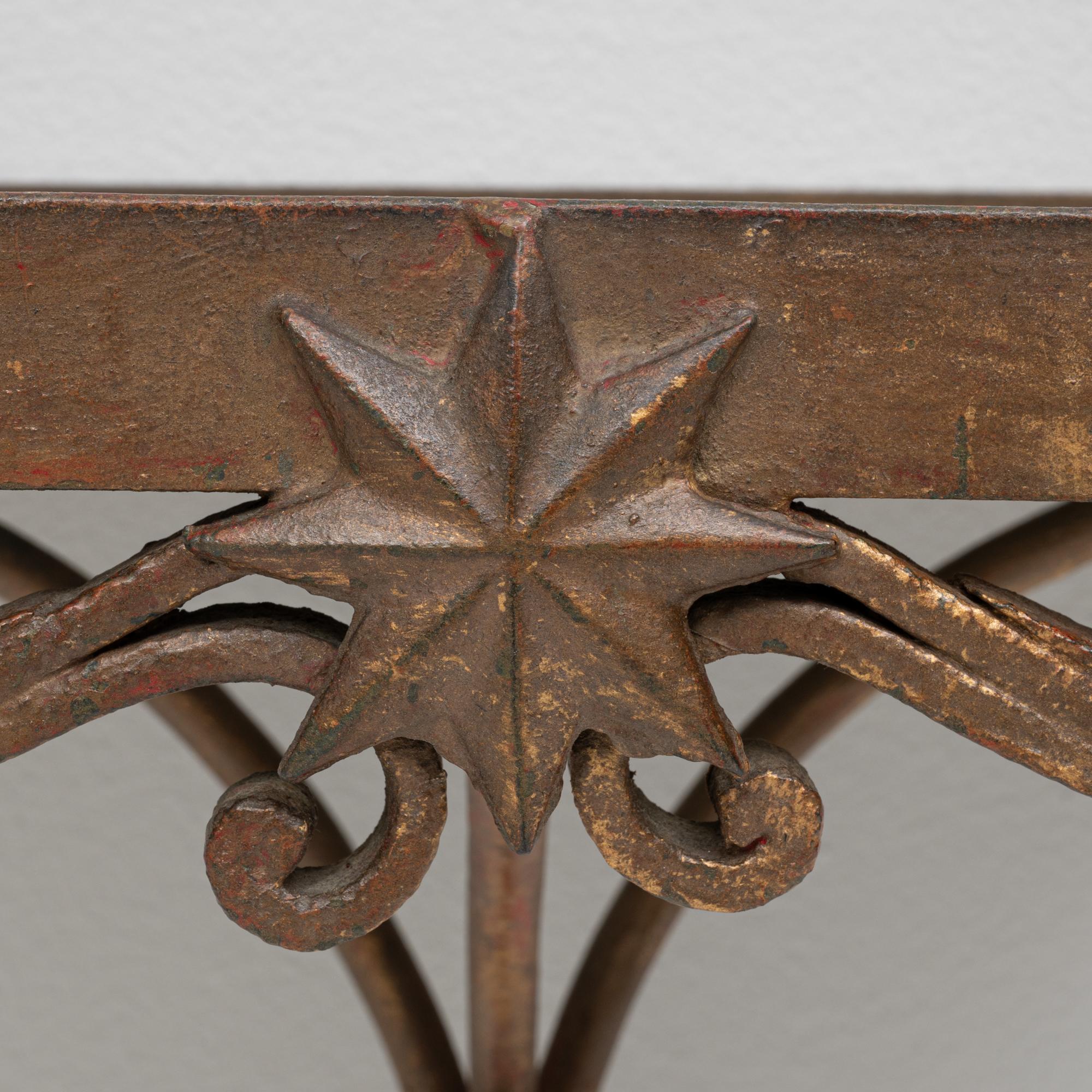 Table console en métal français des années 1910 avec plateau en marbre en vente 4