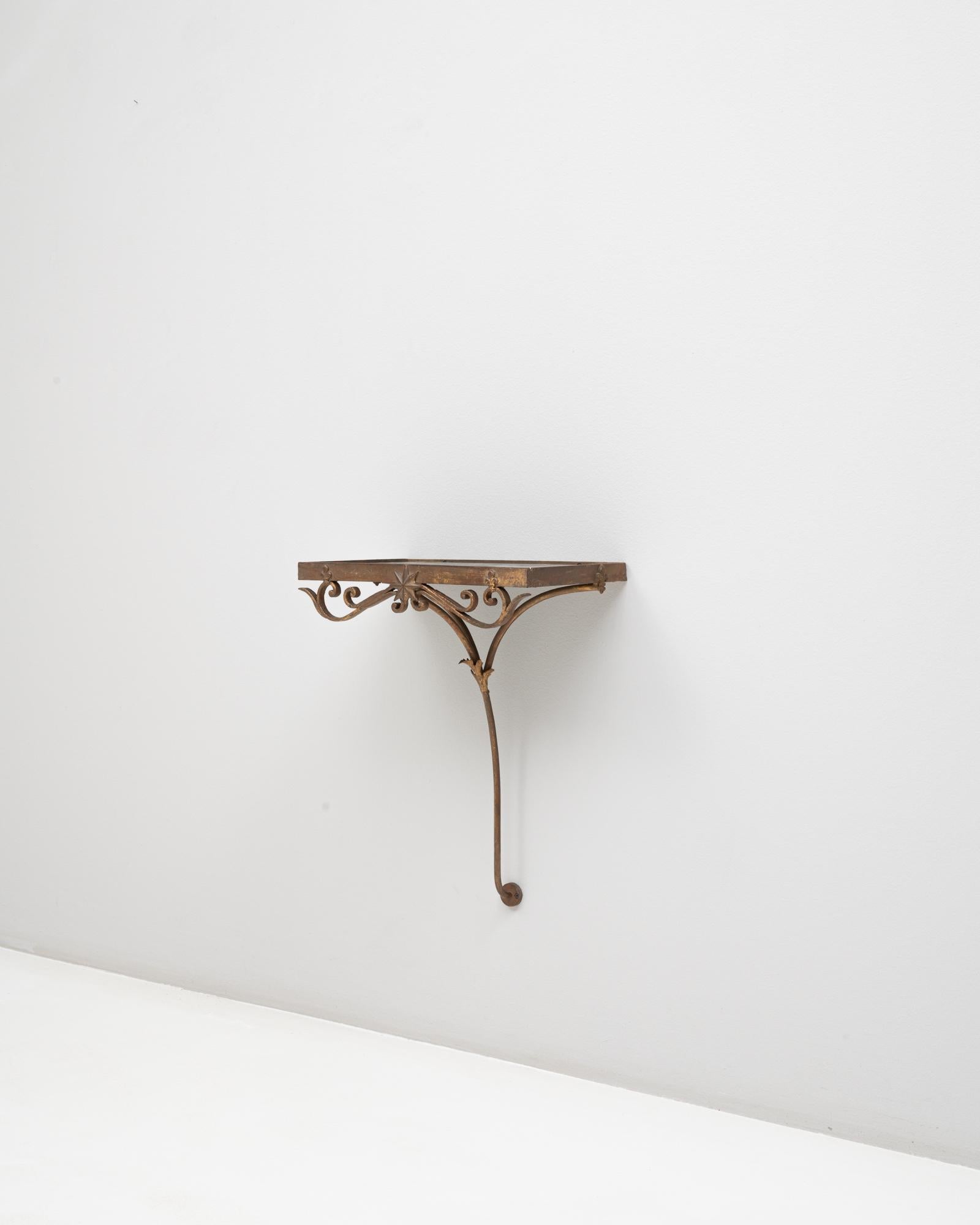 Table console en métal français des années 1910 avec plateau en marbre Bon état - En vente à High Point, NC