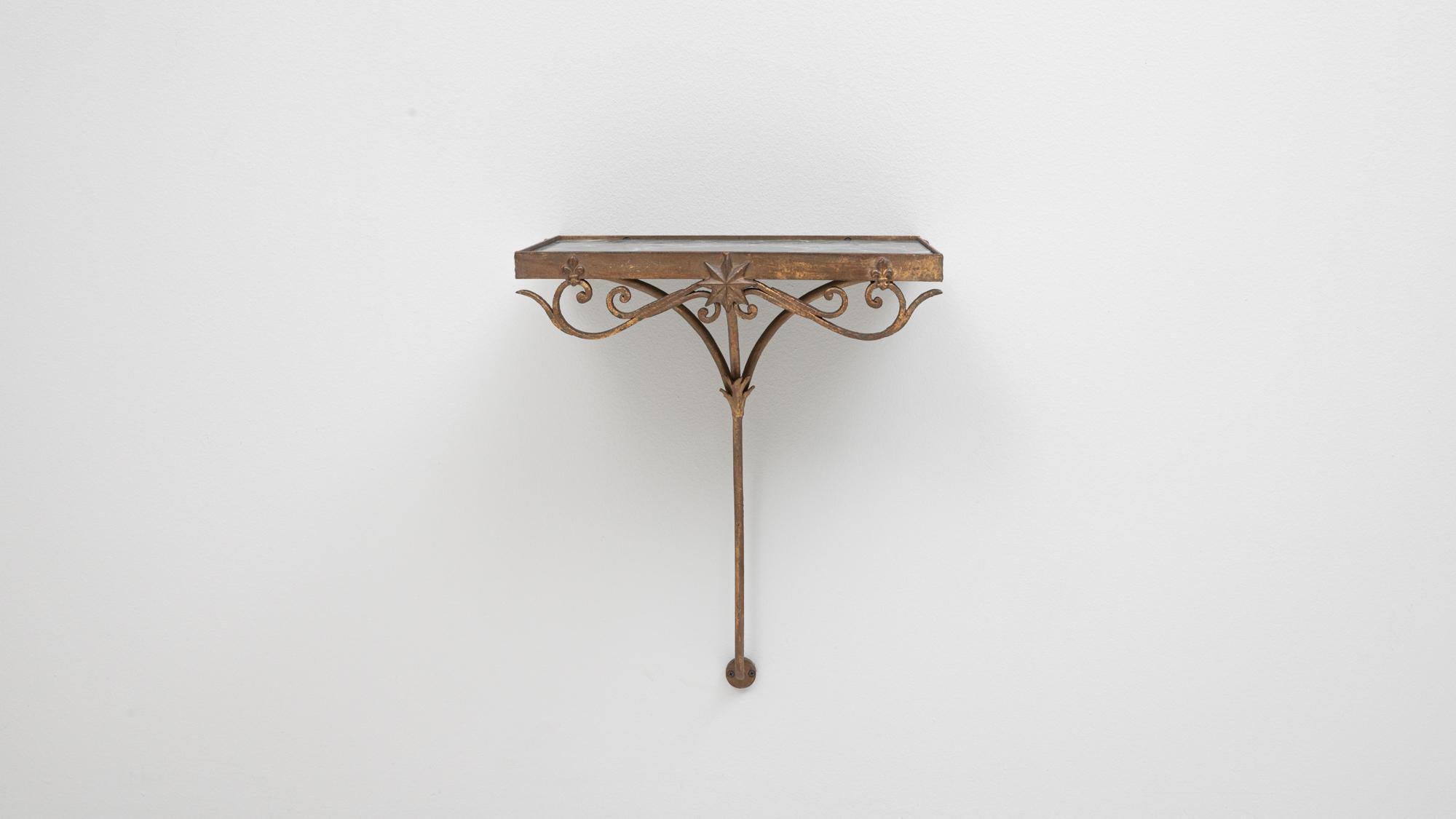 Table console en métal français des années 1910 avec plateau en marbre en vente 1